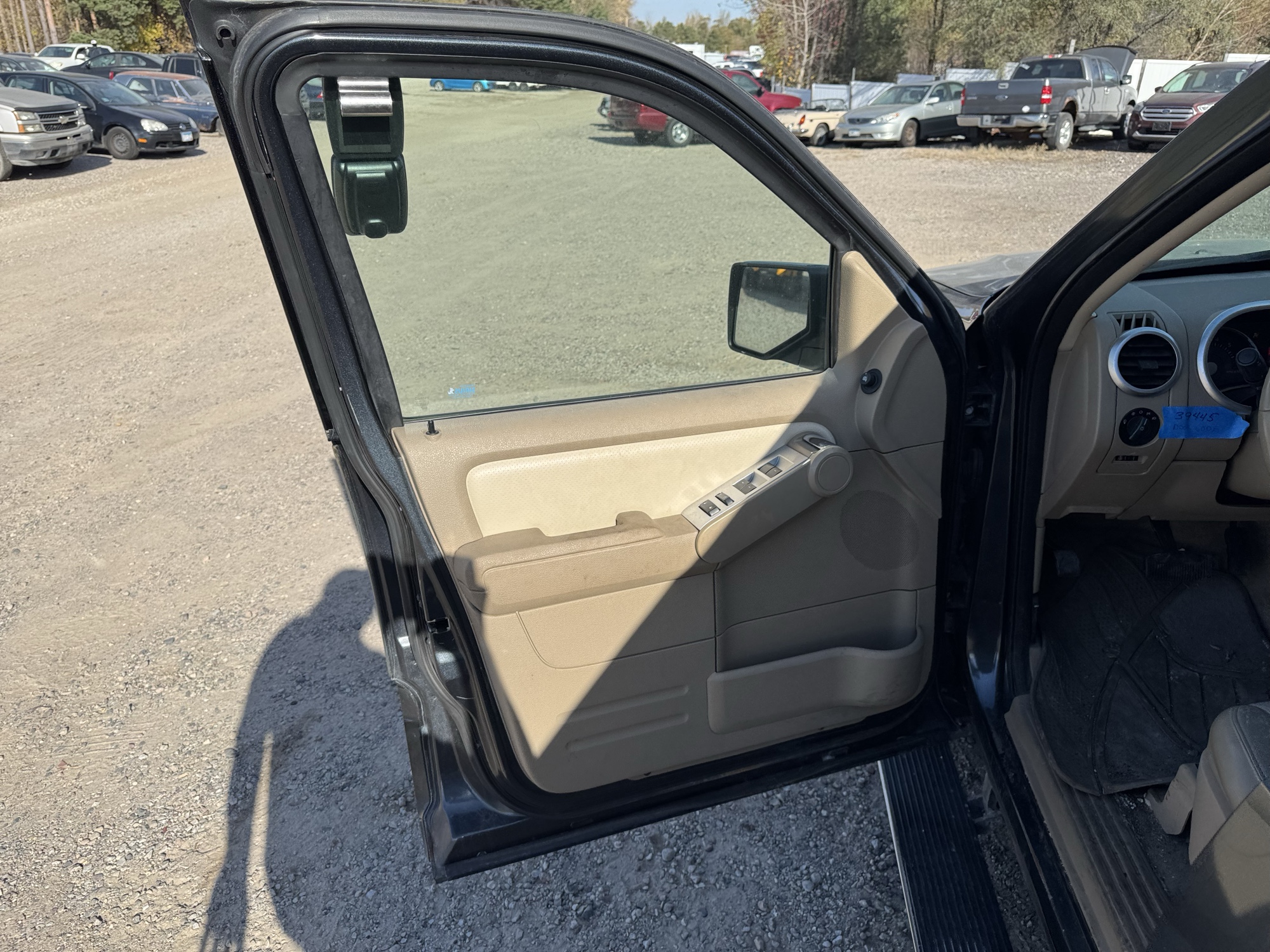 2010 mercury mountaineer premier-4.0l-awd with 95037 miles for sale near Elk River, Minnesota 106914_23_driver_door_panel.jpg