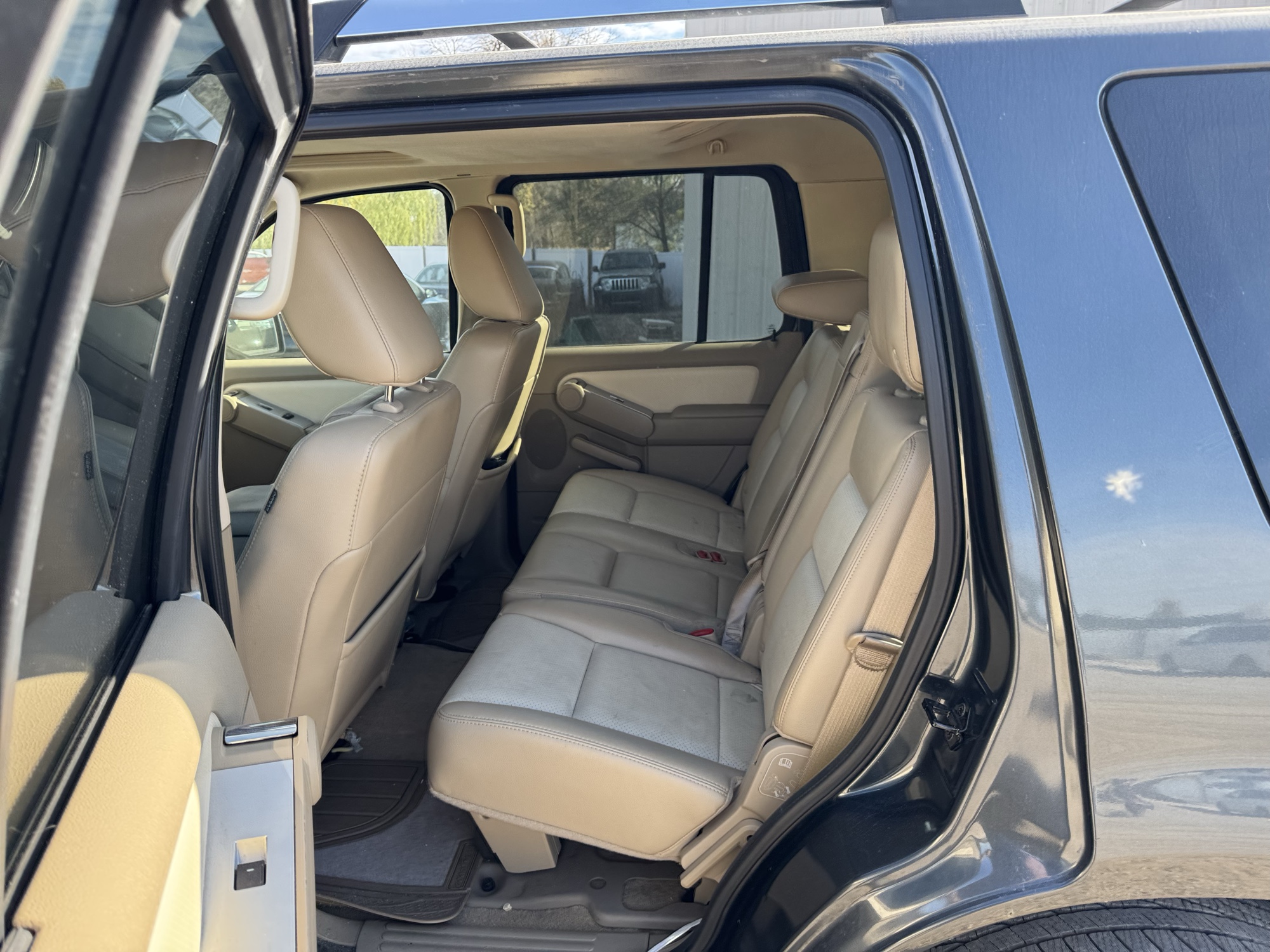 2010 mercury mountaineer premier-4.0l-awd with 95037 miles for sale near Elk River, Minnesota 106914_24_drv_rear_seat.jpg
