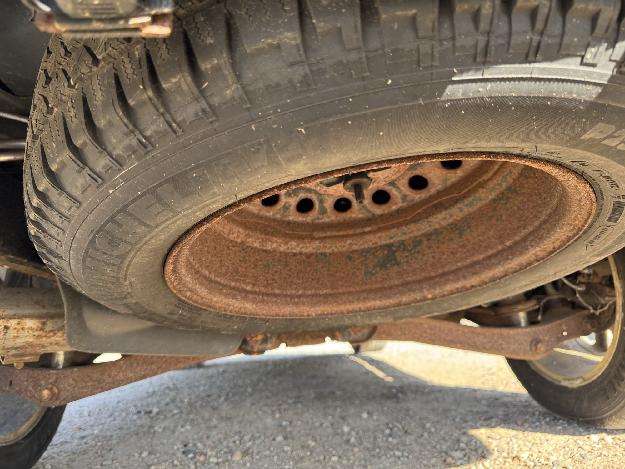 2010 mercury mountaineer premier-4.0l-awd with 95037 miles for sale near Elk River, Minnesota 106914_27_spare_tire.jpg