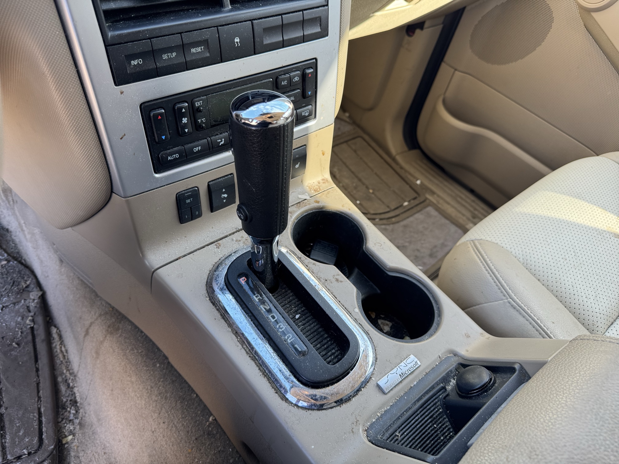 2010 mercury mountaineer premier-4.0l-awd with 95037 miles for sale near Elk River, Minnesota 106914_41_shifter.jpg