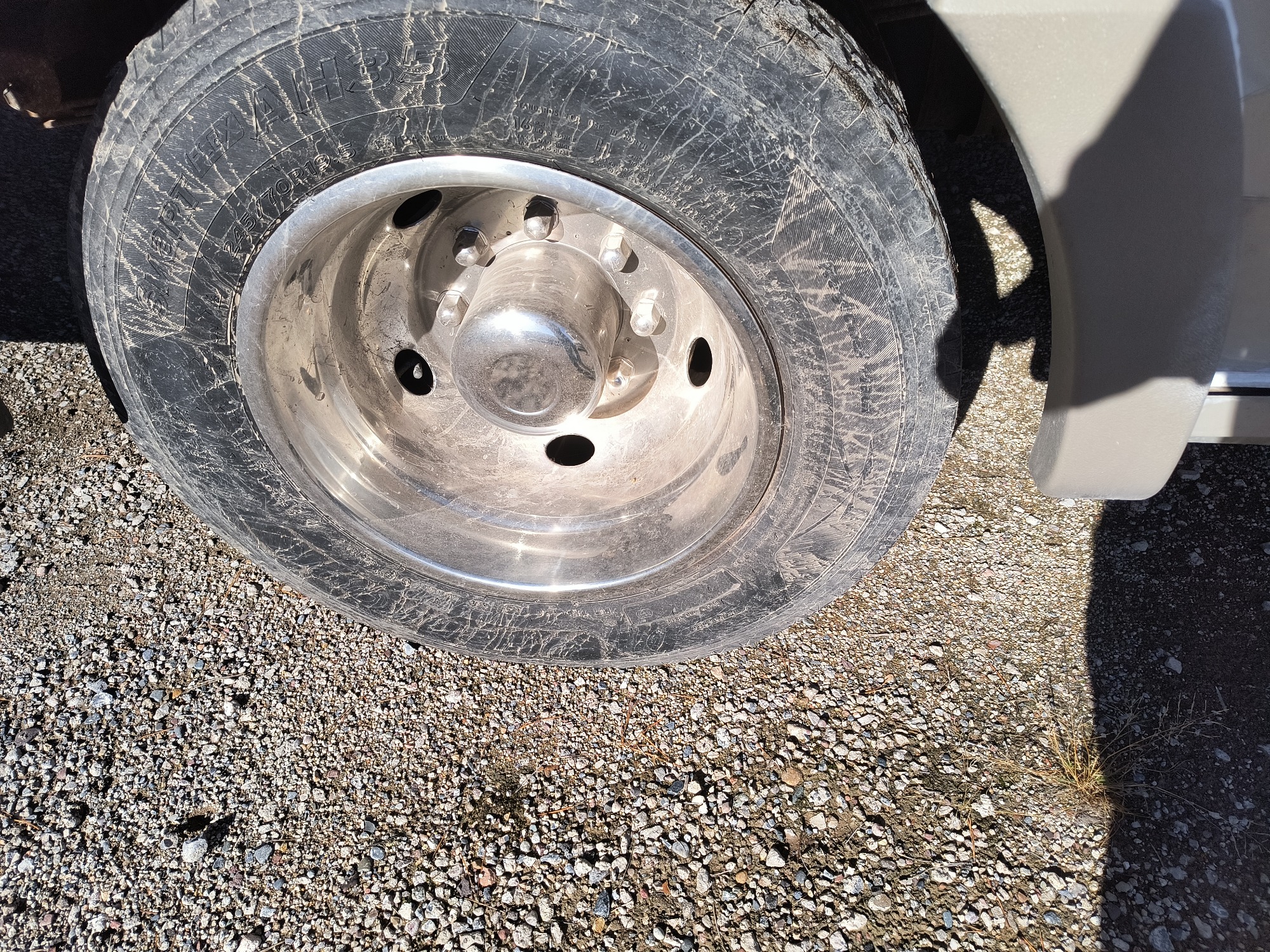 2000 ford mh-stripped-chassis - with 43137 miles for sale near Elk River, Minnesota 106915_13_rear_drv_wheel.jpg