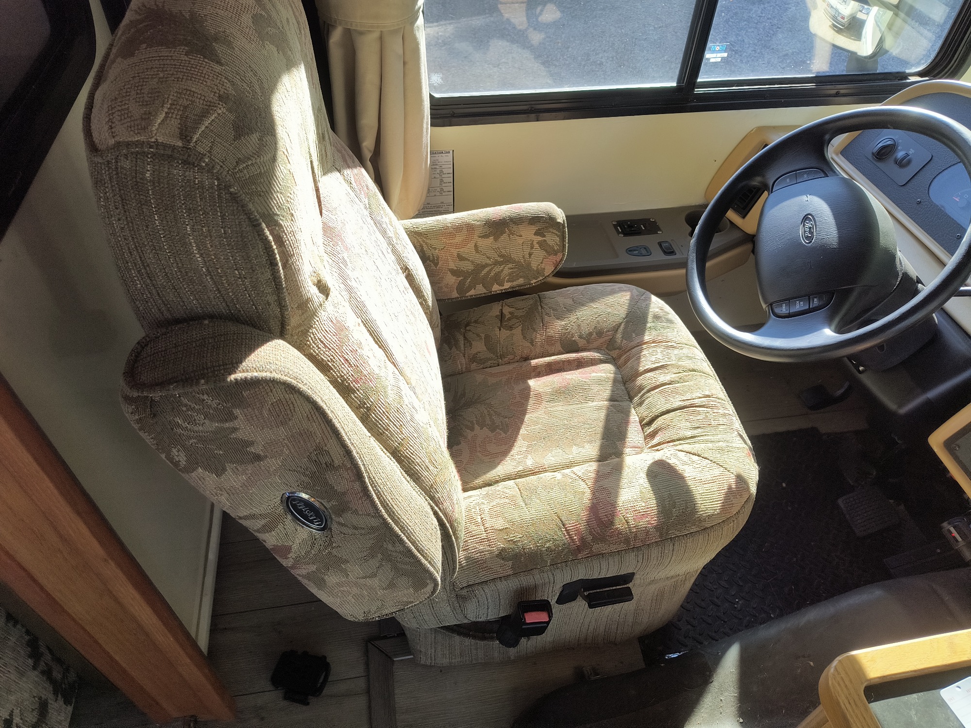 2000 ford mh-stripped-chassis - with 43137 miles for sale near Elk River, Minnesota 106915_22_driver_seat.jpg