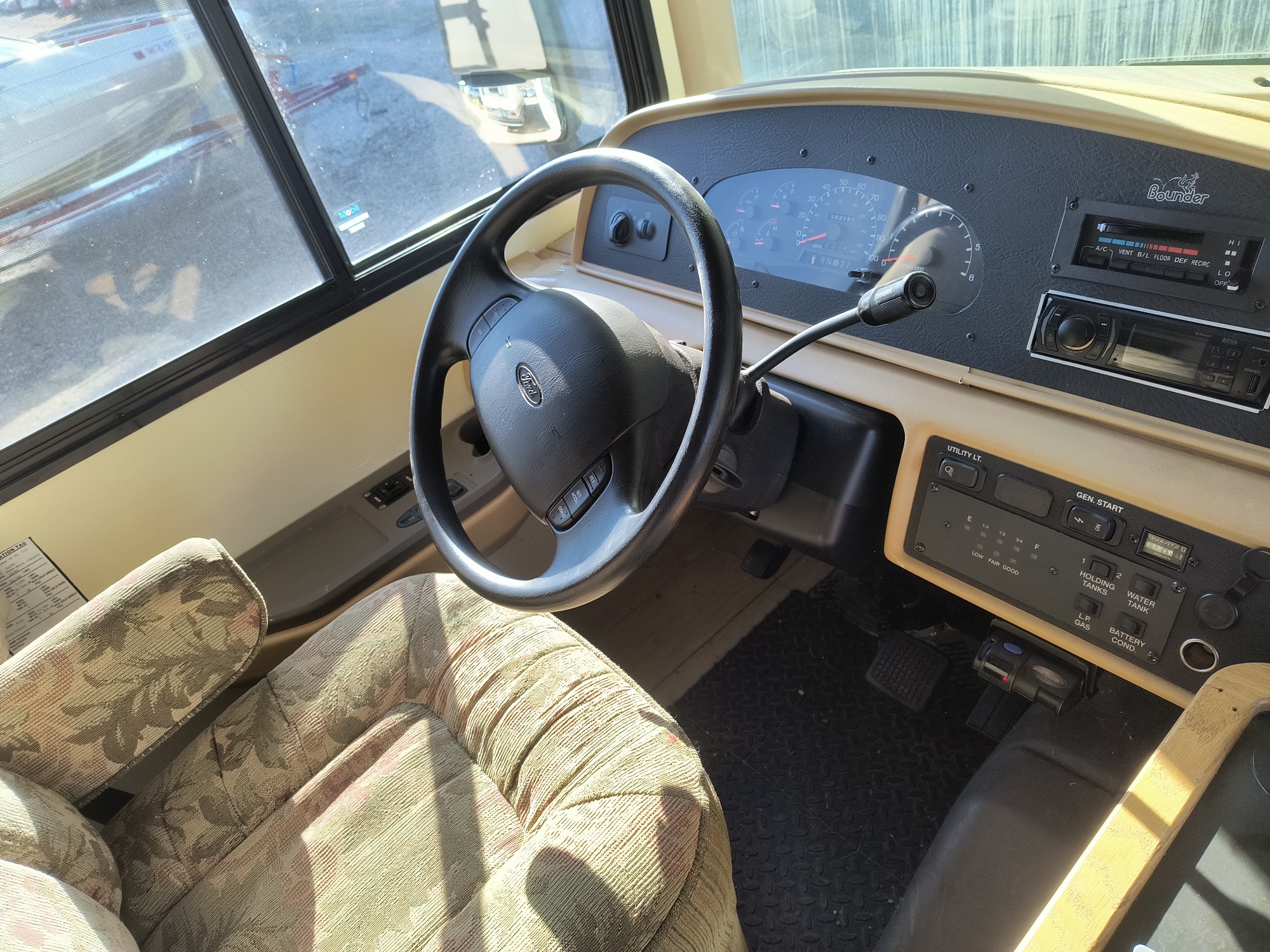 2000 ford mh-stripped-chassis - with 43137 miles for sale near Elk River, Minnesota 106915_36_steering_wheel.jpg