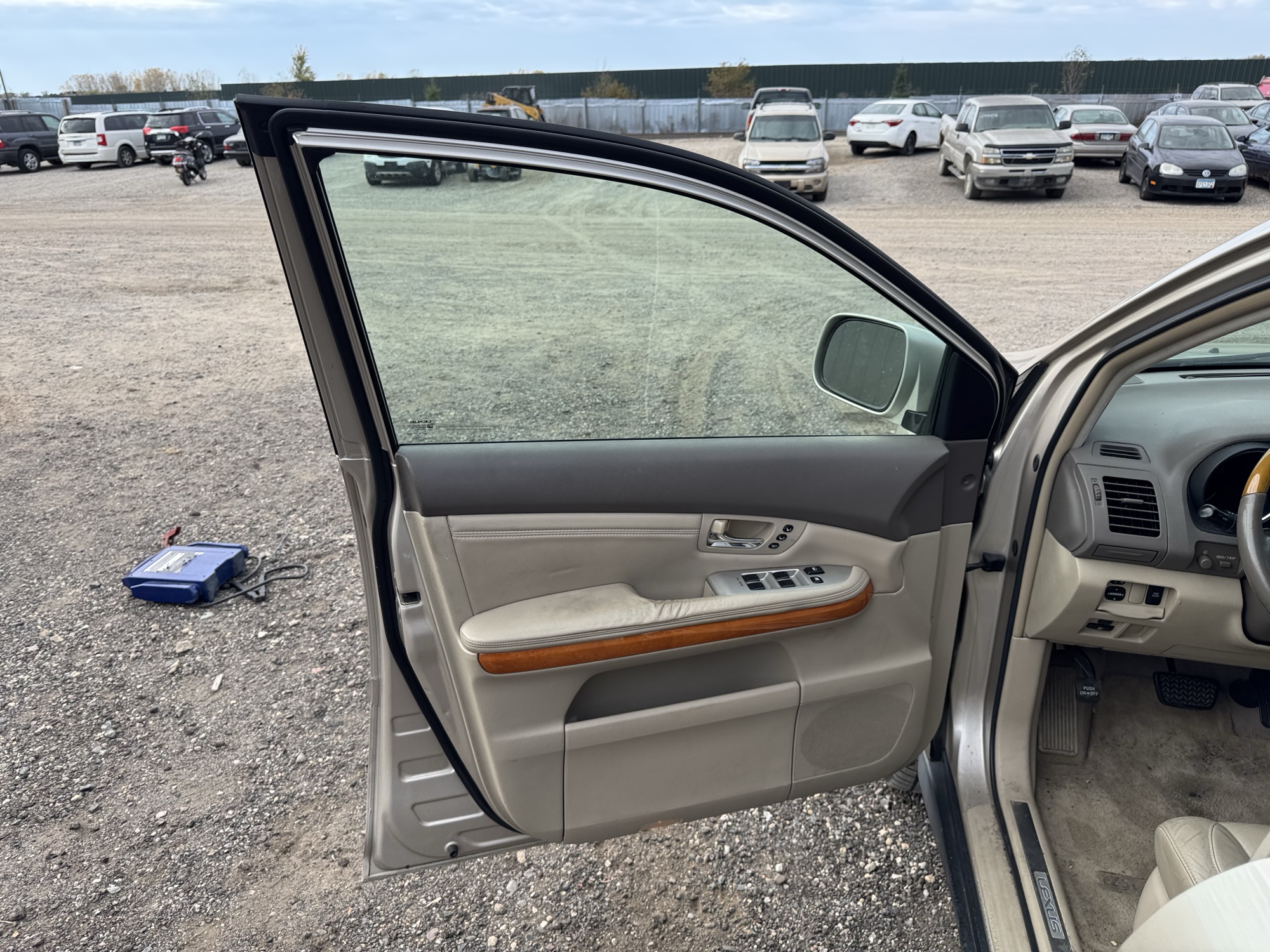 2004 lexus rx-330 4wd with 211578 miles for sale near Elk River, Minnesota 106917_23_driver_door_panel.jpg