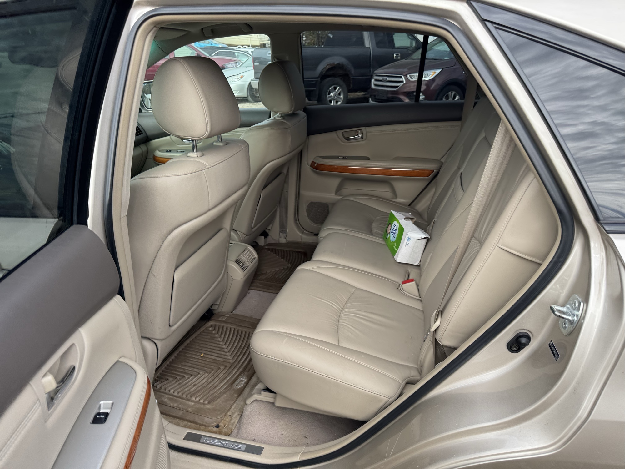 2004 lexus rx-330 4wd with 211578 miles for sale near Elk River, Minnesota 106917_24_drv_rear_seat.jpg