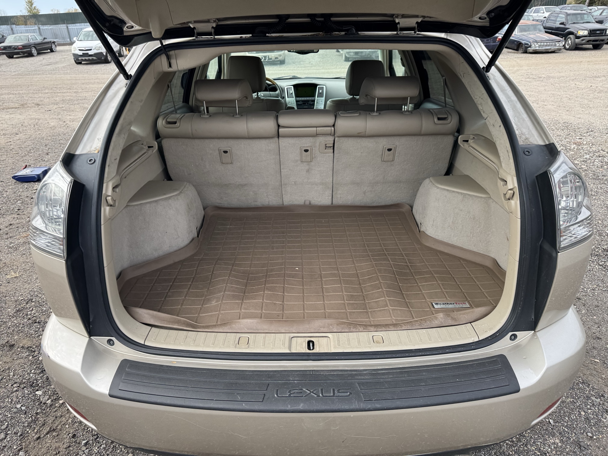 2004 lexus rx-330 4wd with 211578 miles for sale near Elk River, Minnesota 106917_26_trunk.jpg