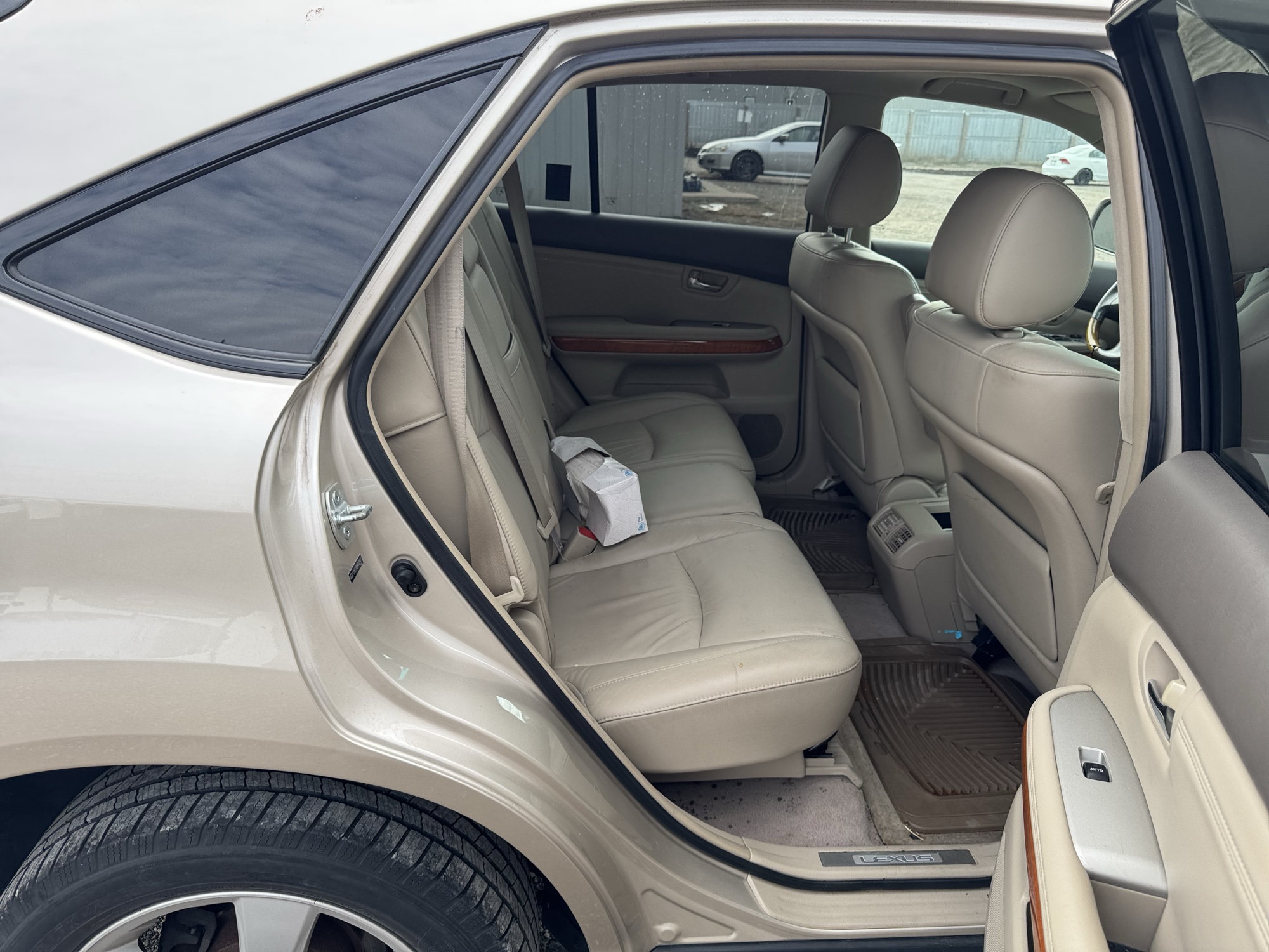 2004 lexus rx-330 4wd with 211578 miles for sale near Elk River, Minnesota 106917_28_pass_rear_seat.jpg