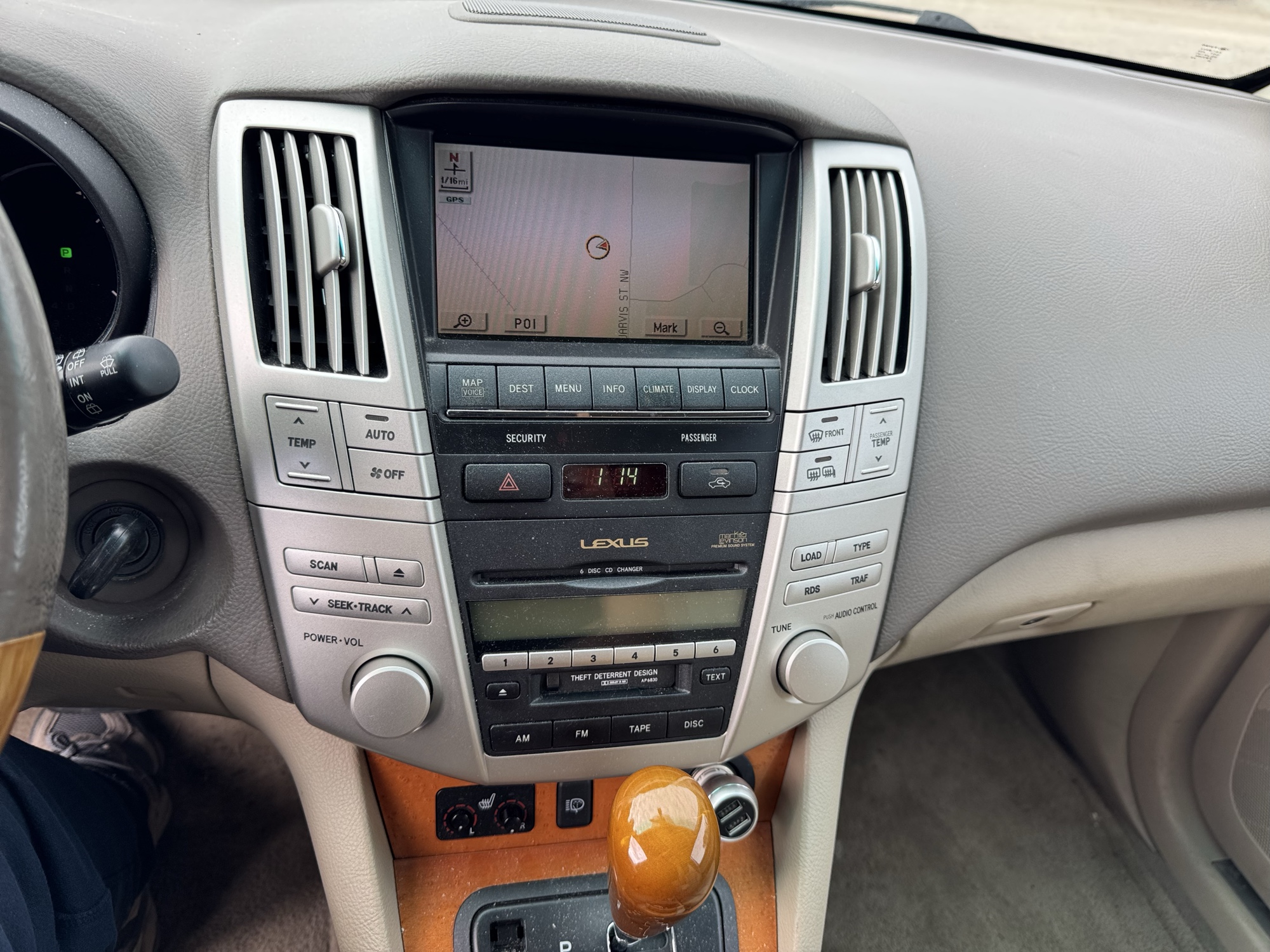 2004 lexus rx-330 4wd with 211578 miles for sale near Elk River, Minnesota 106917_39_radio_closeup.jpg