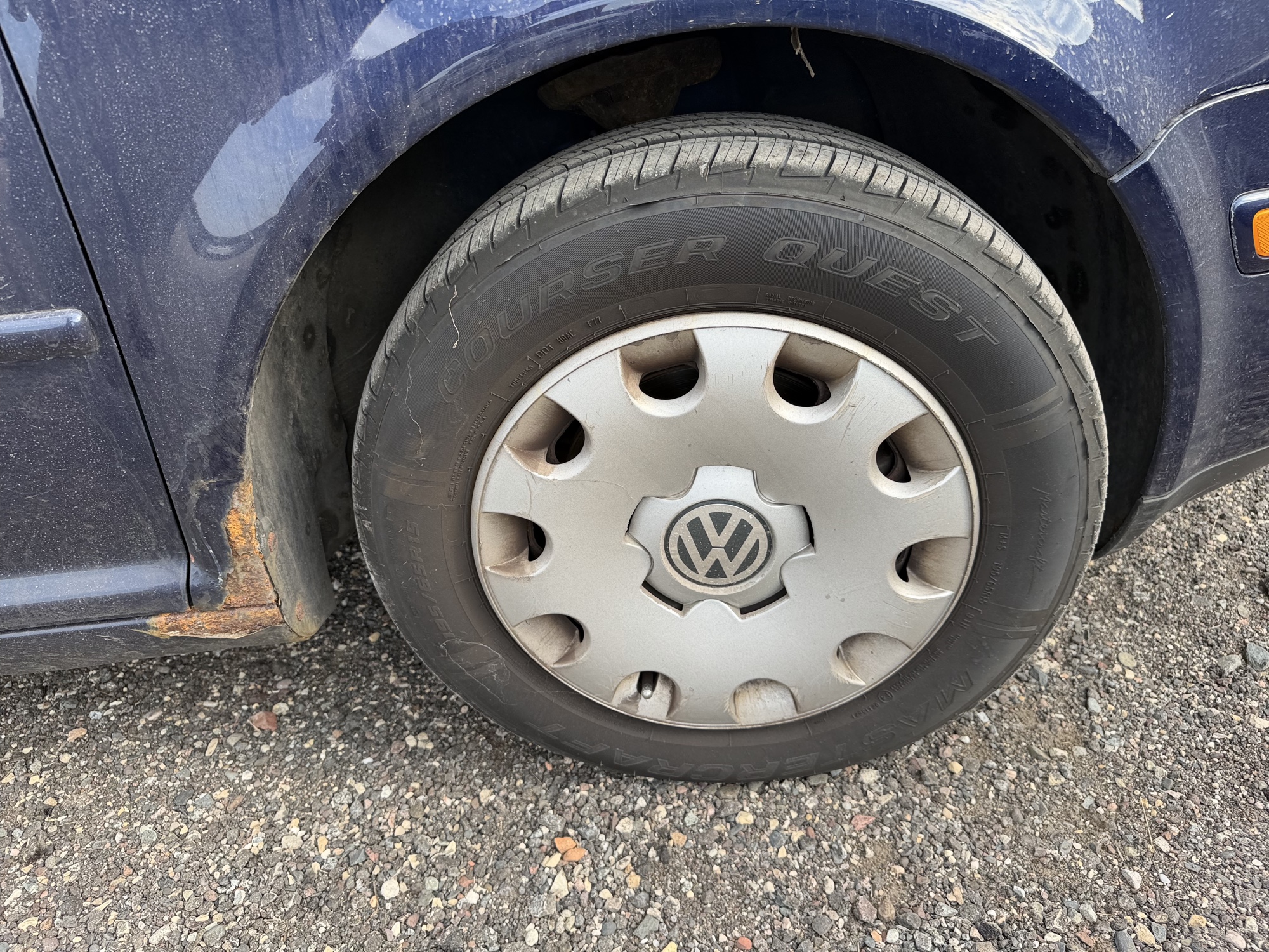 2004 volkswagen golf gl-2.0 with 222387 miles for sale near Elk River, Minnesota 106919_15_front_pass_wheel.jpg