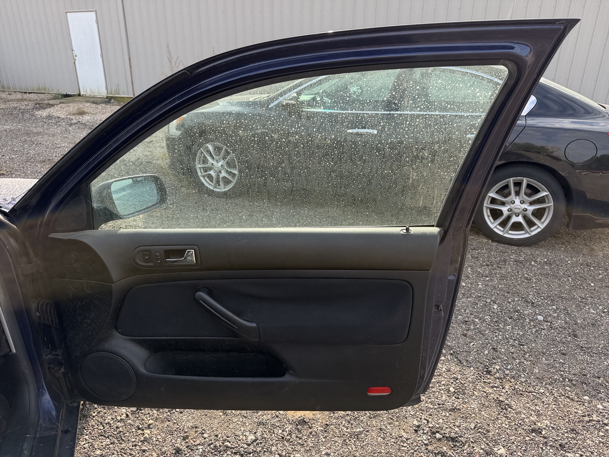 2004 volkswagen golf gl-2.0 with 222387 miles for sale near Elk River, Minnesota 106919_32_passenger_door_panel.jpg