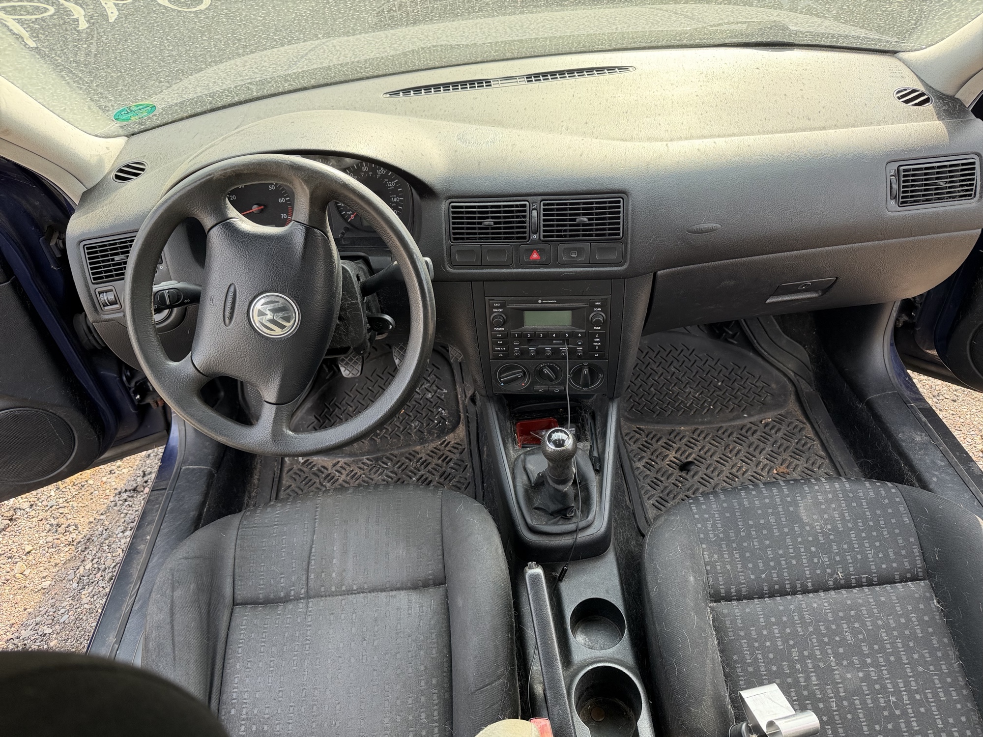 2004 volkswagen golf gl-2.0 with 222387 miles for sale near Elk River, Minnesota 106919_34_whole_dash.jpg