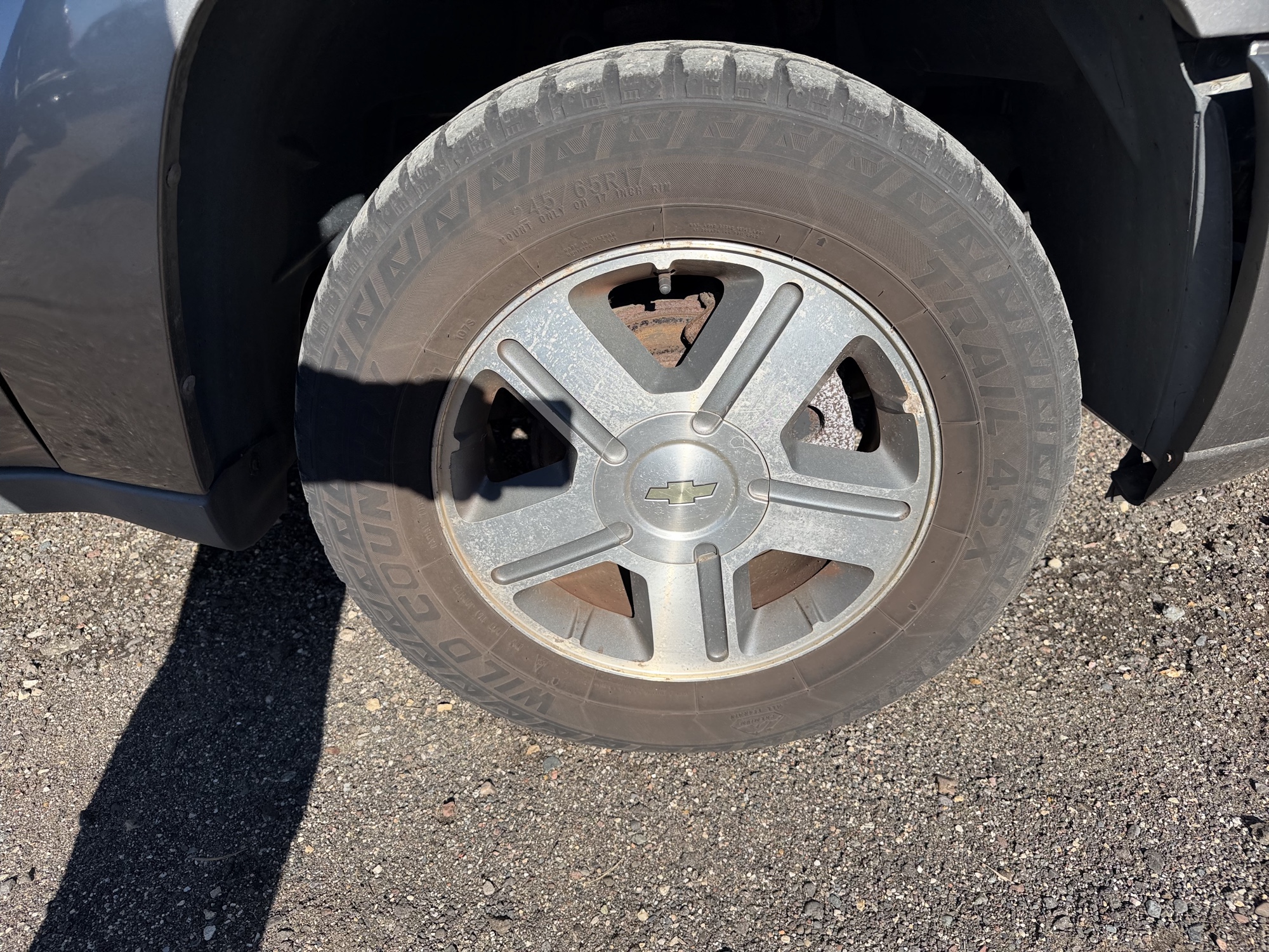 2005 chevrolet trailblazer ls-4wd with 141688 miles for sale near Elk River, Minnesota 106920_15_front_pass_wheel.jpg