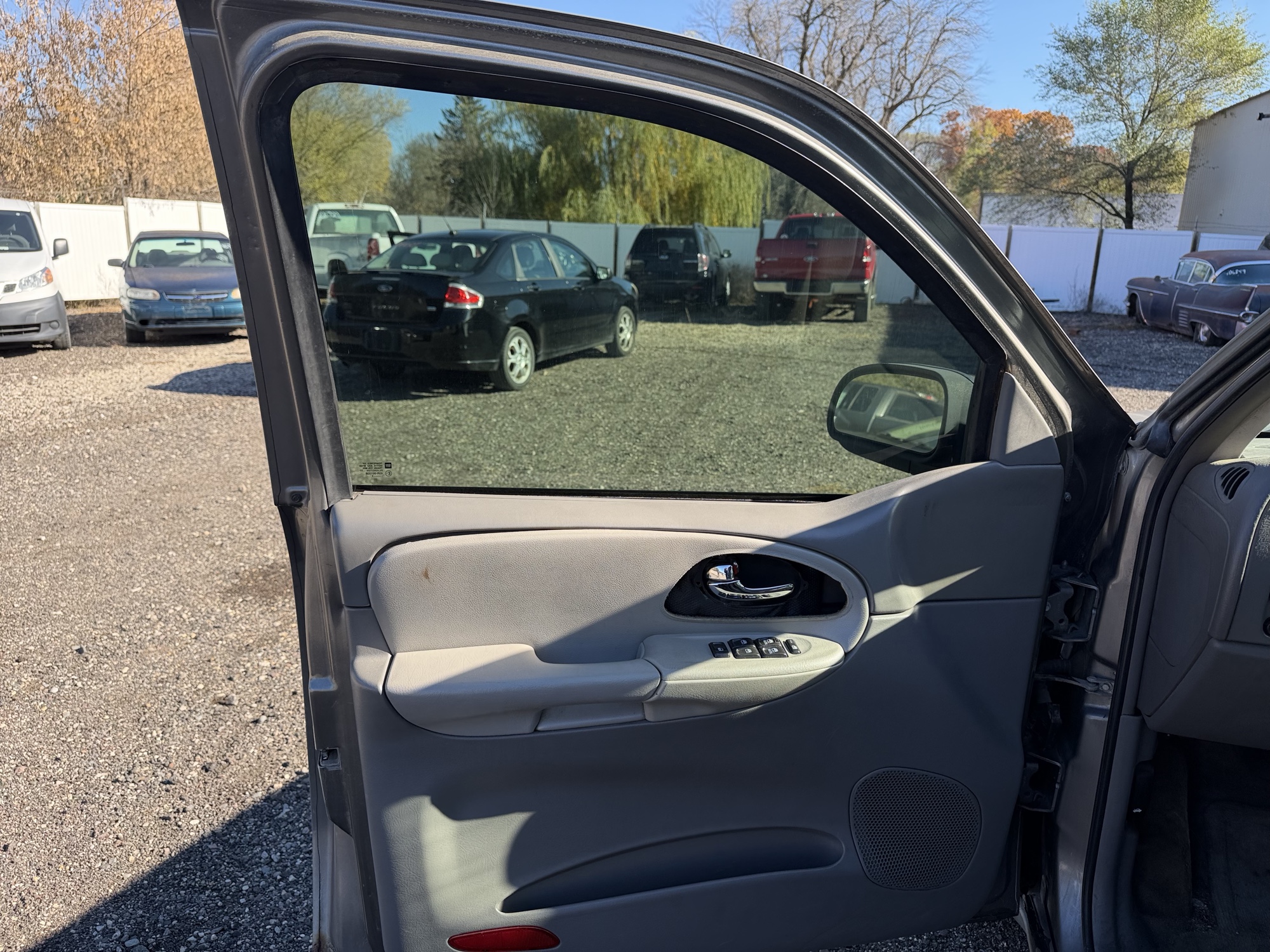 2005 chevrolet trailblazer ls-4wd with 141688 miles for sale near Elk River, Minnesota 106920_23_driver_door_panel.jpg