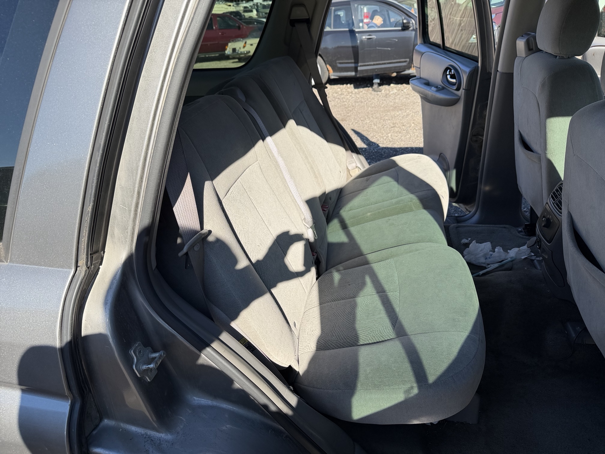 2005 chevrolet trailblazer ls-4wd with 141688 miles for sale near Elk River, Minnesota 106920_28_pass_rear_seat.jpg