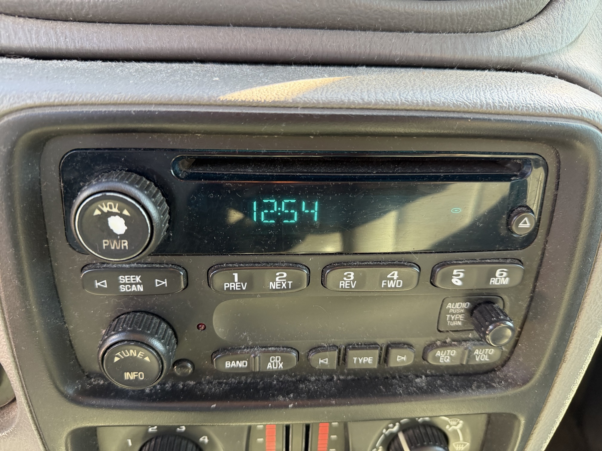 2005 chevrolet trailblazer ls-4wd with 141688 miles for sale near Elk River, Minnesota 106920_39_radio_closeup.jpg