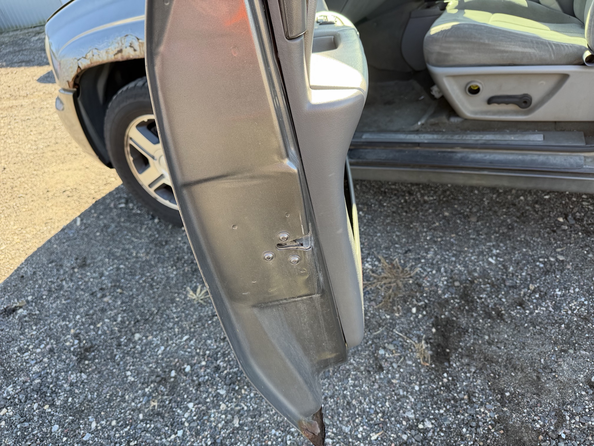 2005 chevrolet trailblazer ls-4wd with 141688 miles for sale near Elk River, Minnesota 106920_47_door_vin_sticker.jpg