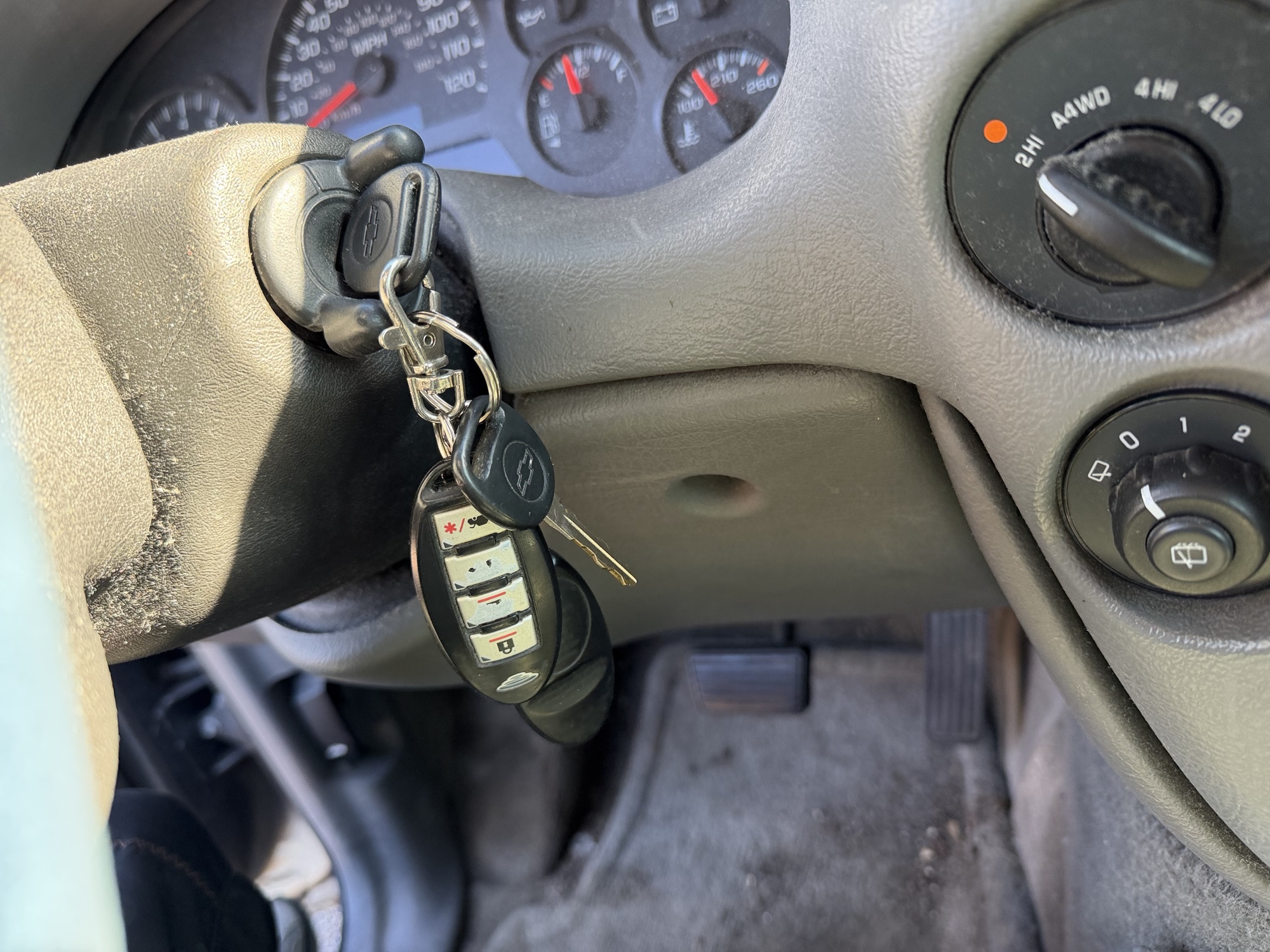 2005 chevrolet trailblazer ls-4wd with 141688 miles for sale near Elk River, Minnesota 106920_51_keys.jpg