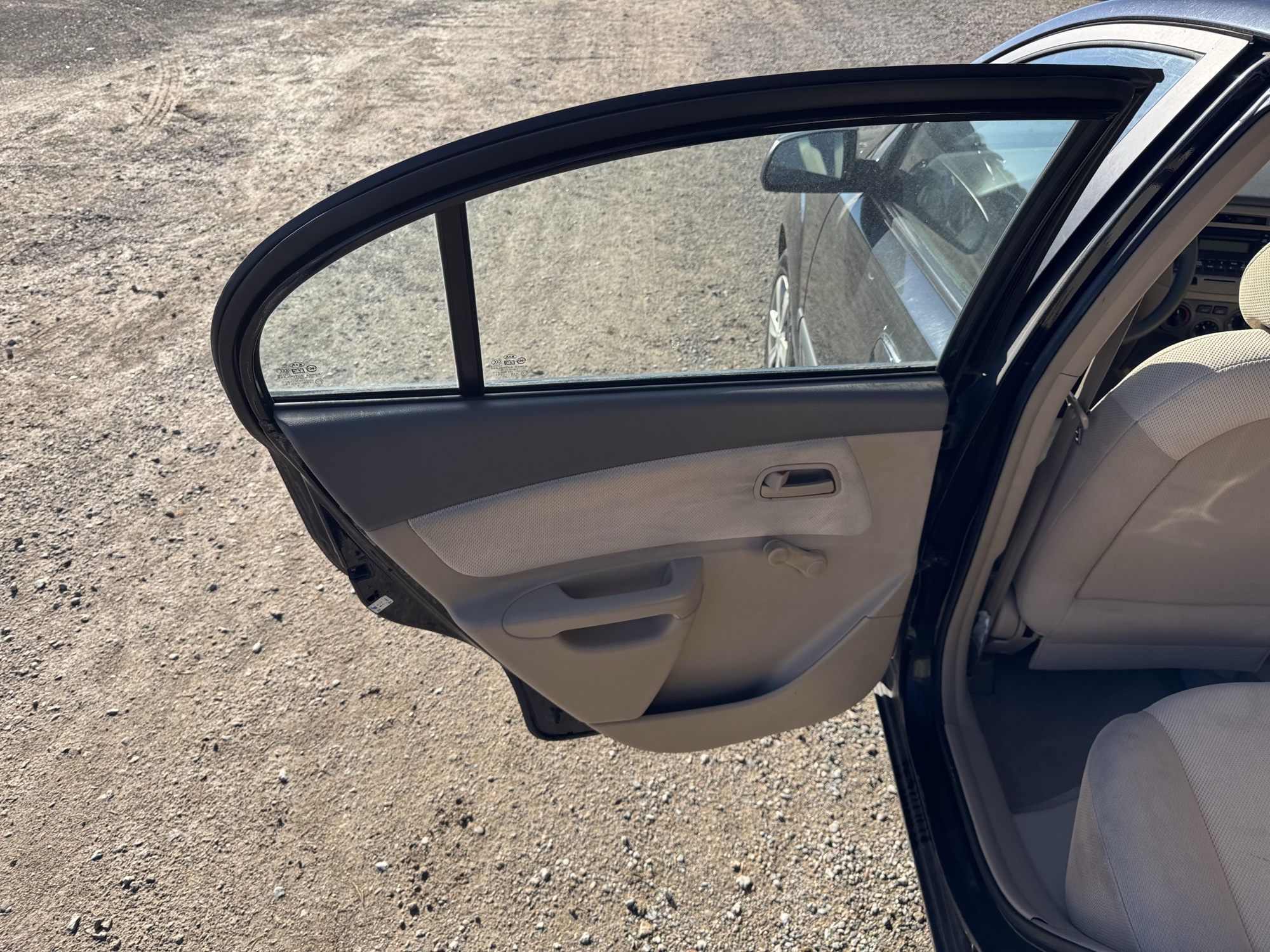 2006 kia rio base with 41470 miles for sale near Elk River, Minnesota 106921_25_drv_rear_door_panel.jpg