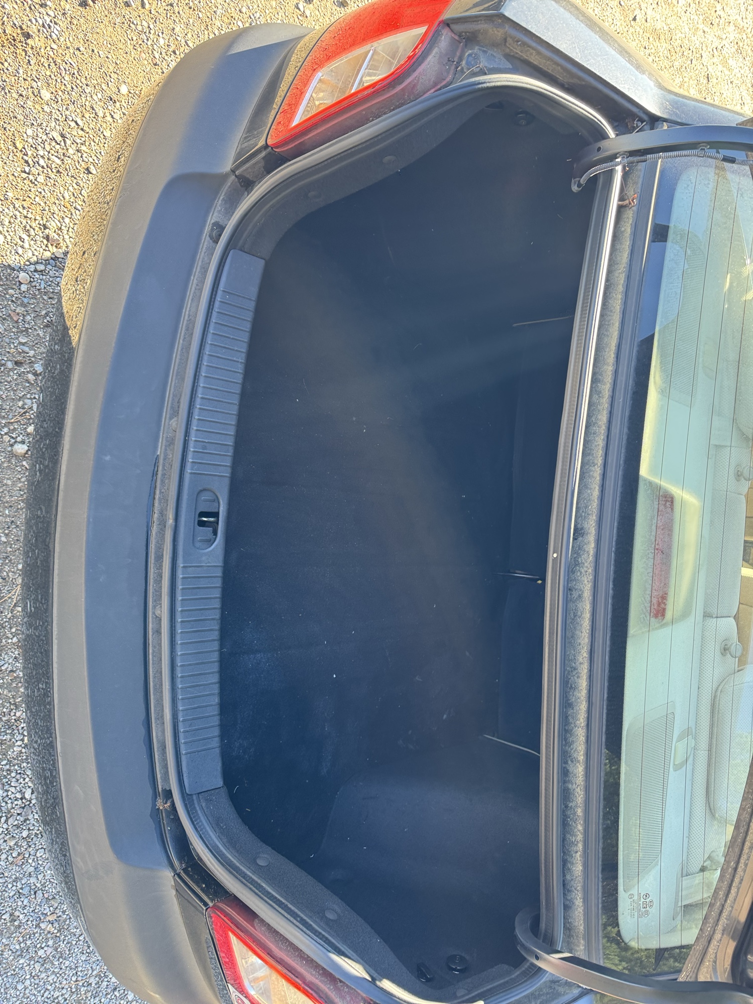 2006 kia rio base with 41470 miles for sale near Elk River, Minnesota 106921_26_trunk.jpg