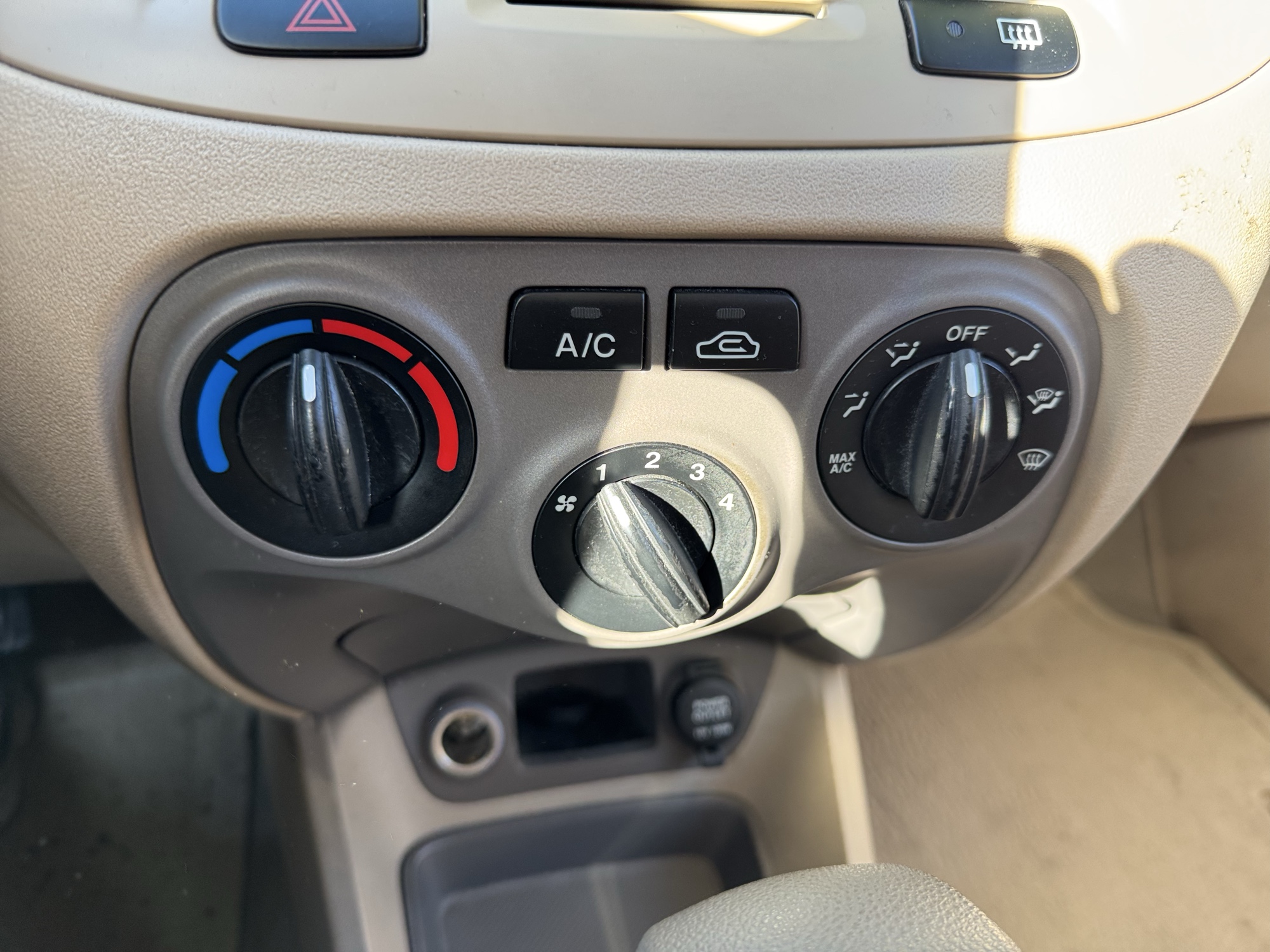 2006 kia rio base with 41470 miles for sale near Elk River, Minnesota 106921_40_climate_control.jpg