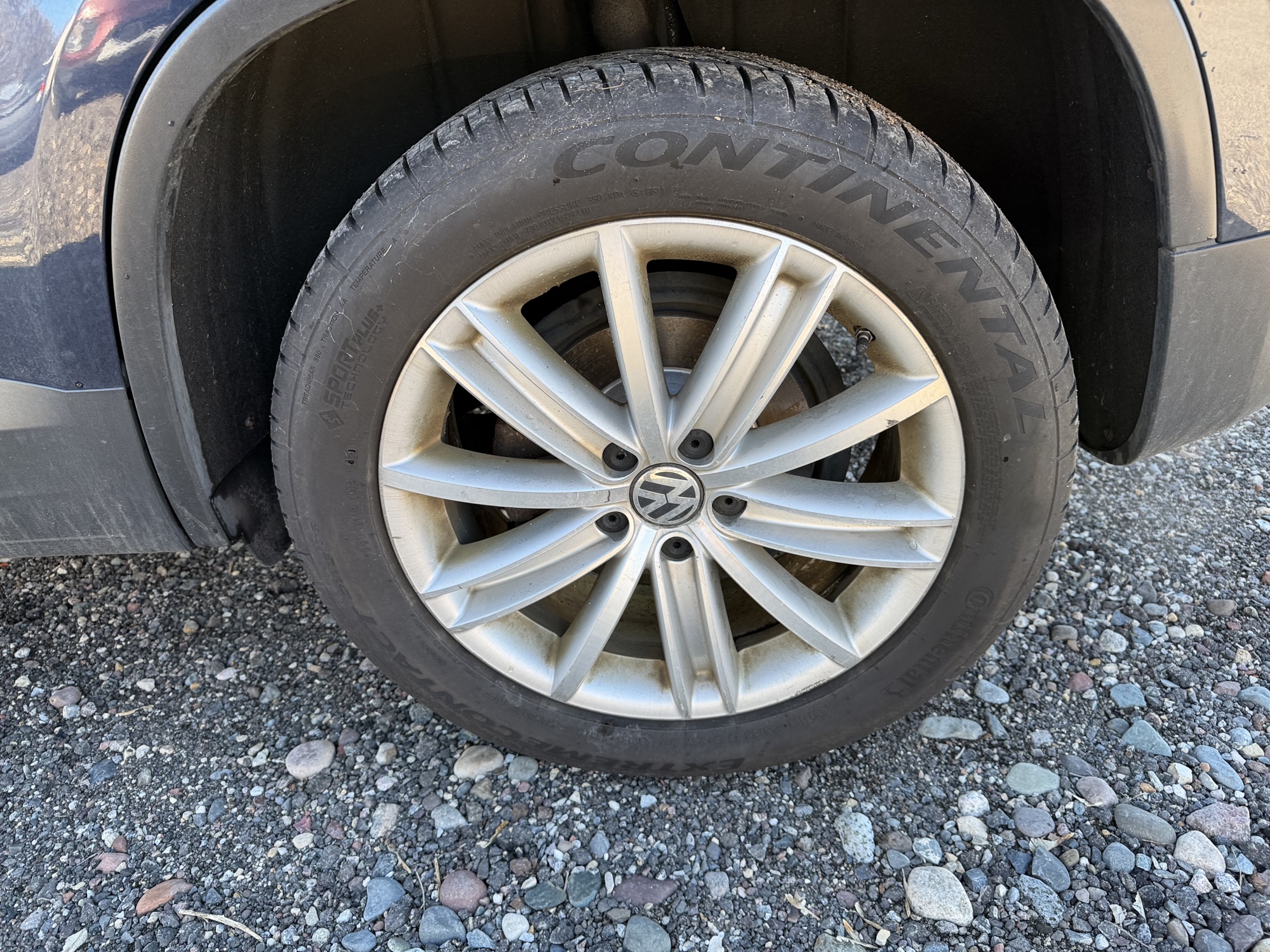 2011 volkswagen tiguan s-4motion with 116934 miles for sale near Elk River, Minnesota 106922_13_rear_drv_wheel.jpg