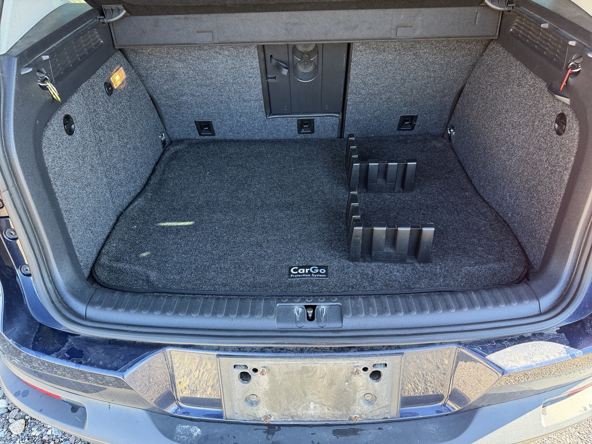 2011 volkswagen tiguan s-4motion with 116934 miles for sale near Elk River, Minnesota 106922_26_trunk.jpg