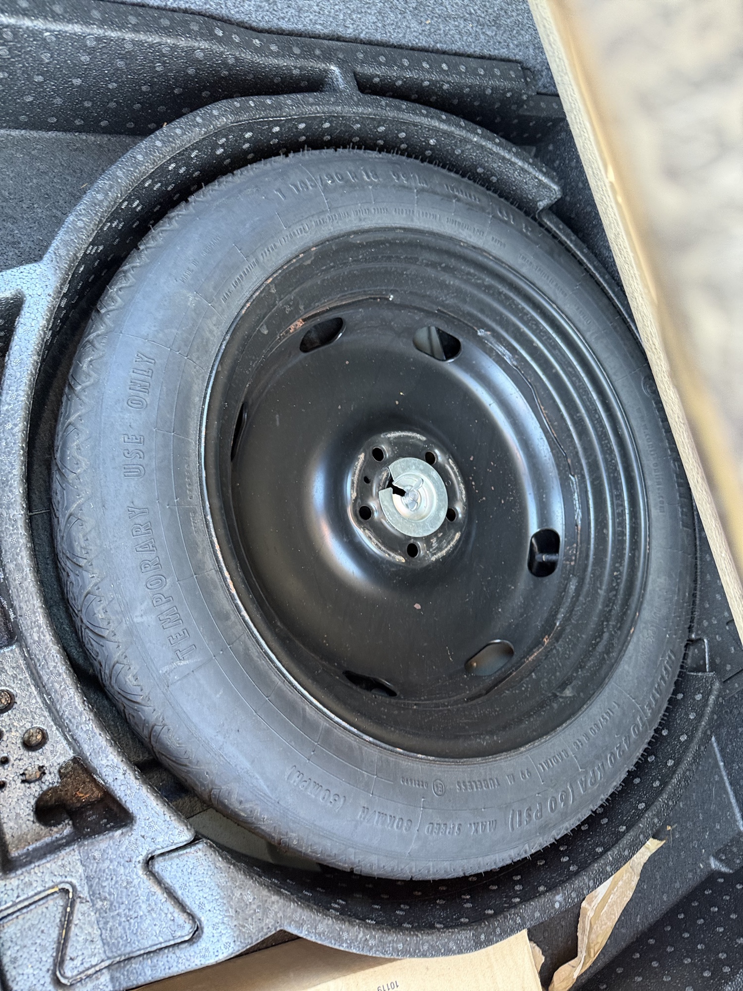 2011 volkswagen tiguan s-4motion with 116934 miles for sale near Elk River, Minnesota 106922_27_spare_tire.jpg