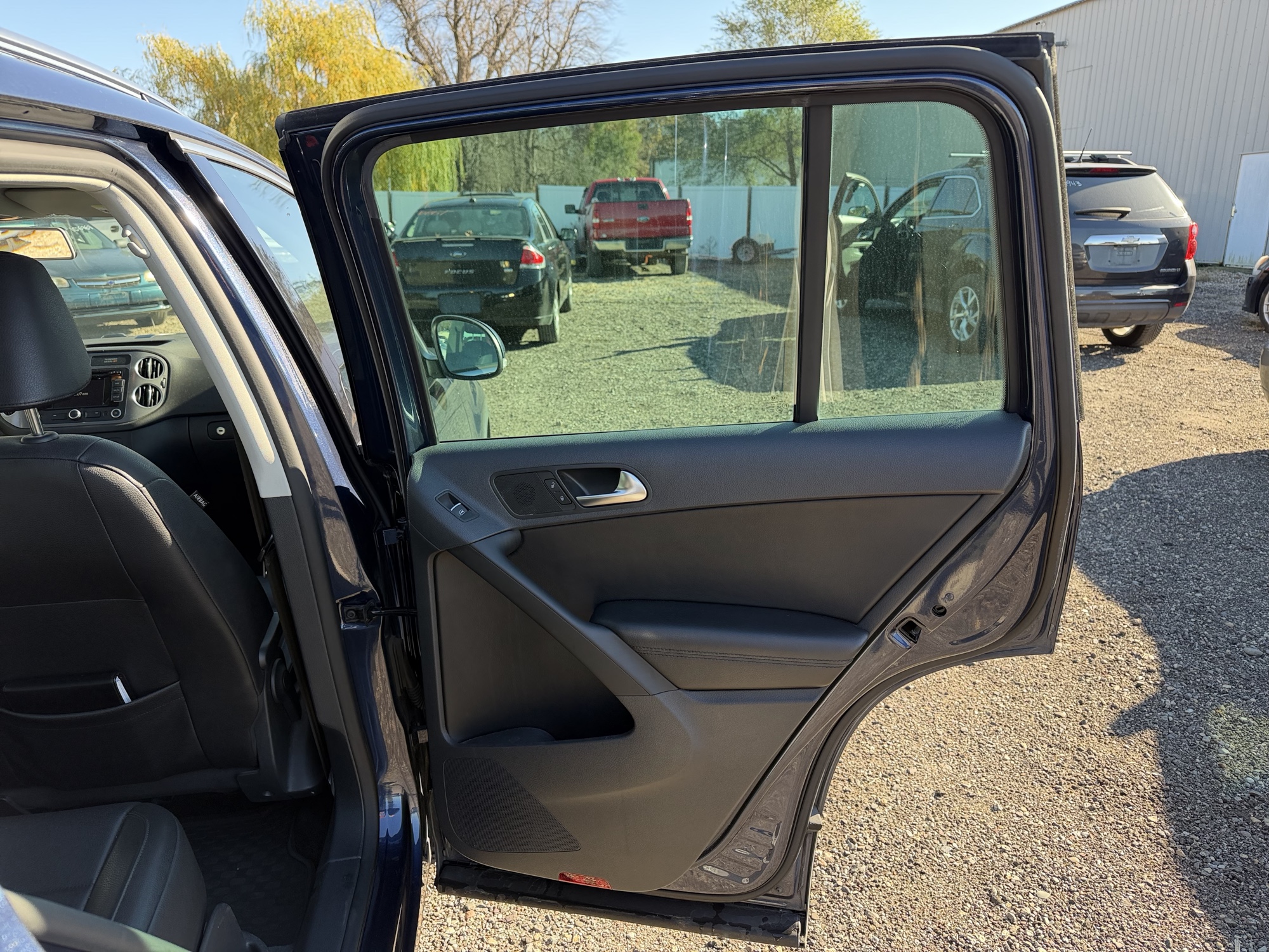 2011 volkswagen tiguan s-4motion with 116934 miles for sale near Elk River, Minnesota 106922_30_pass_rear_door_panel.jpg