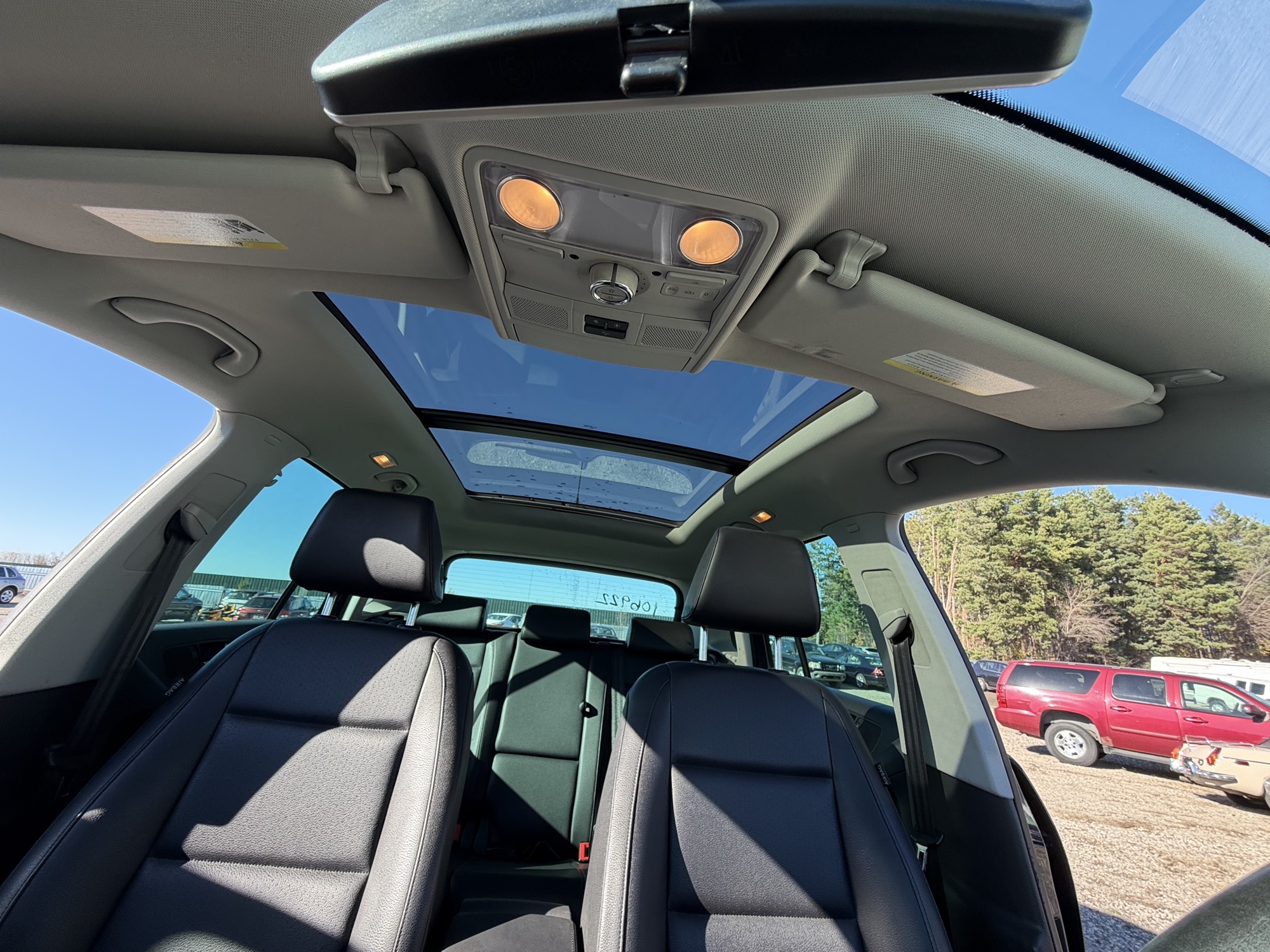 2011 volkswagen tiguan s-4motion with 116934 miles for sale near Elk River, Minnesota 106922_35_headliner_sunroof.jpg