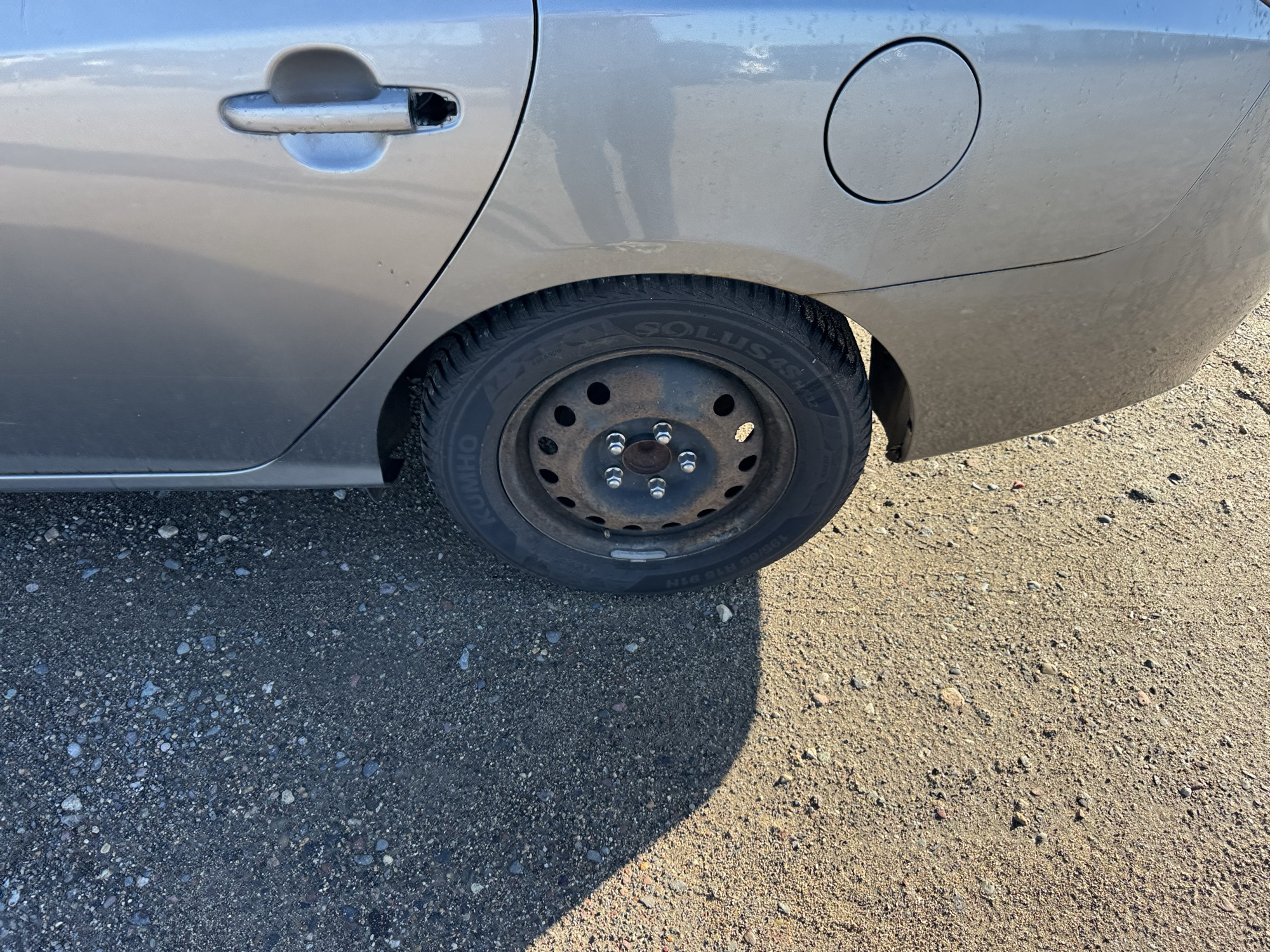 2010 hyundai elantra se with 156272 miles for sale near Elk River, Minnesota 106924_13_rear_drv_wheel.jpg