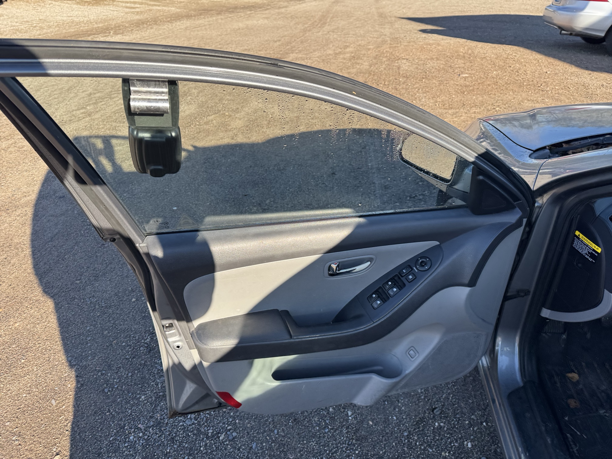 2010 hyundai elantra se with 156272 miles for sale near Elk River, Minnesota 106924_23_driver_door_panel.jpg