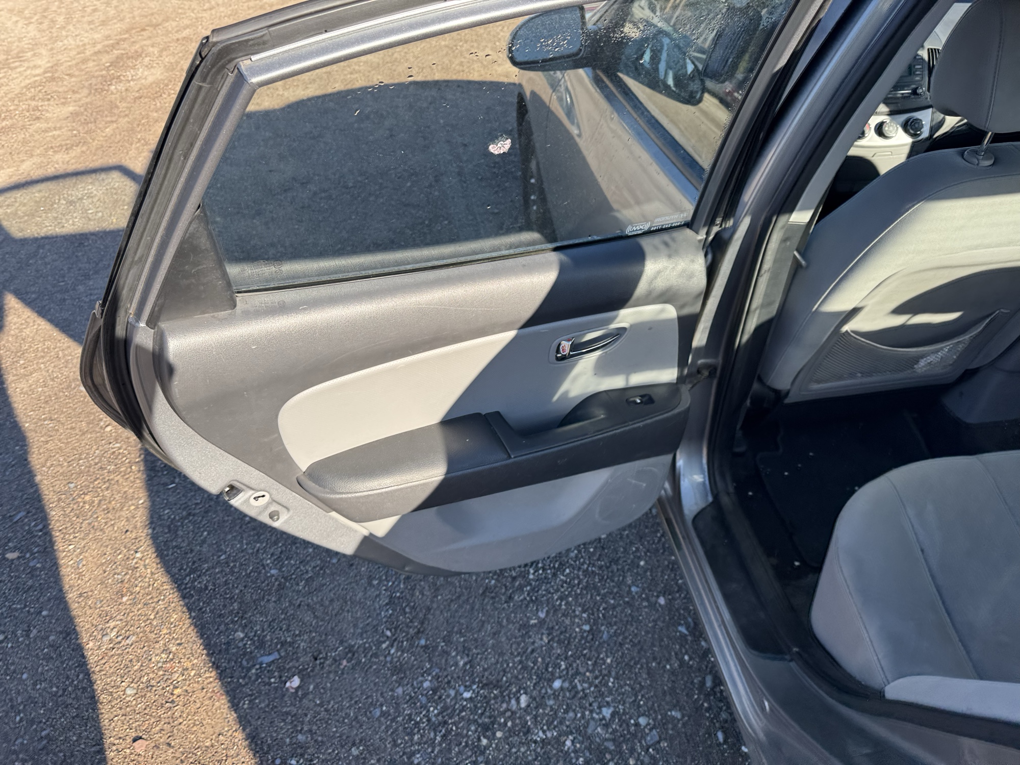 2010 hyundai elantra se with 156272 miles for sale near Elk River, Minnesota 106924_25_drv_rear_door_panel.jpg