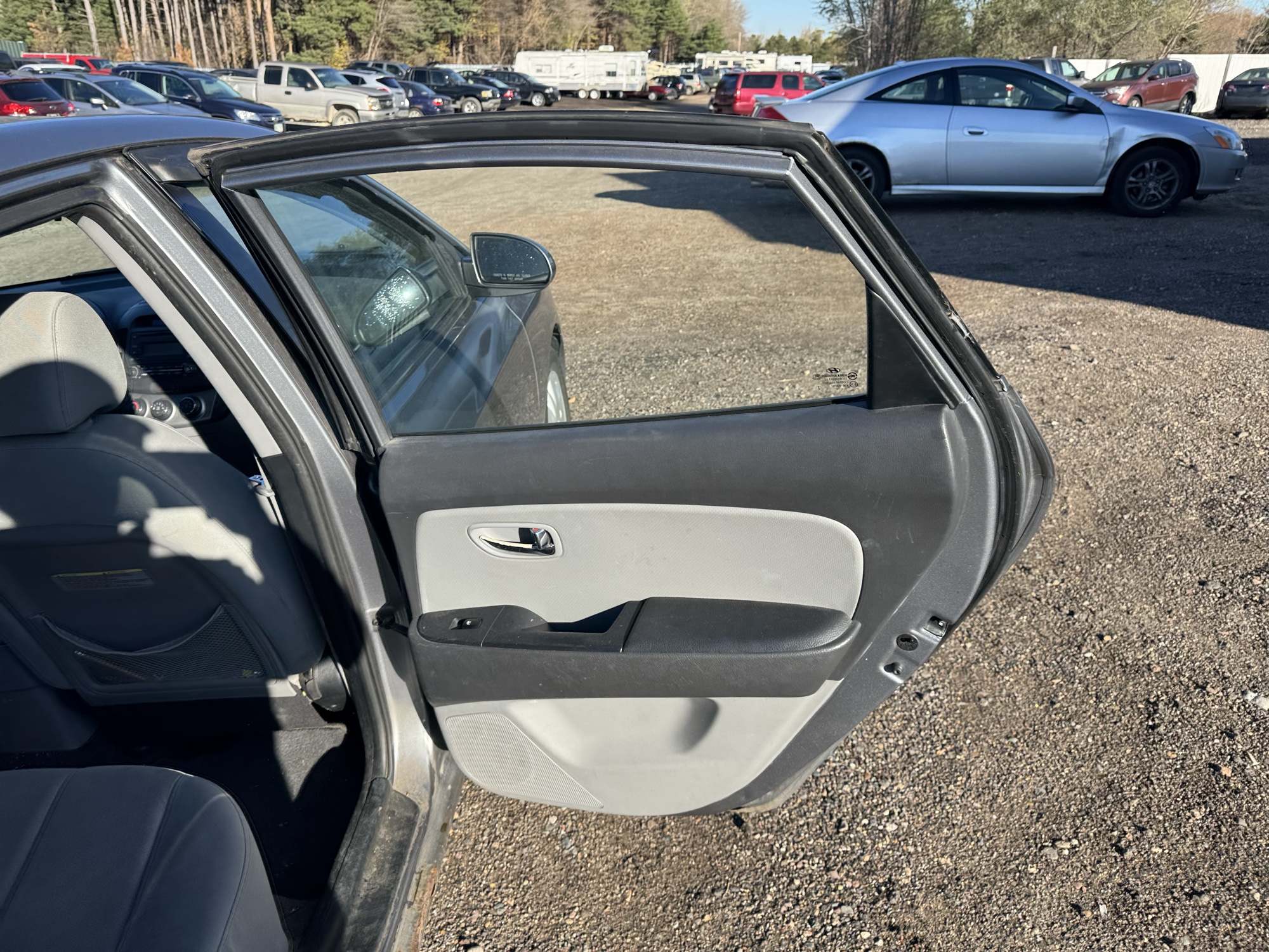 2010 hyundai elantra se with 156272 miles for sale near Elk River, Minnesota 106924_30_pass_rear_door_panel.jpg