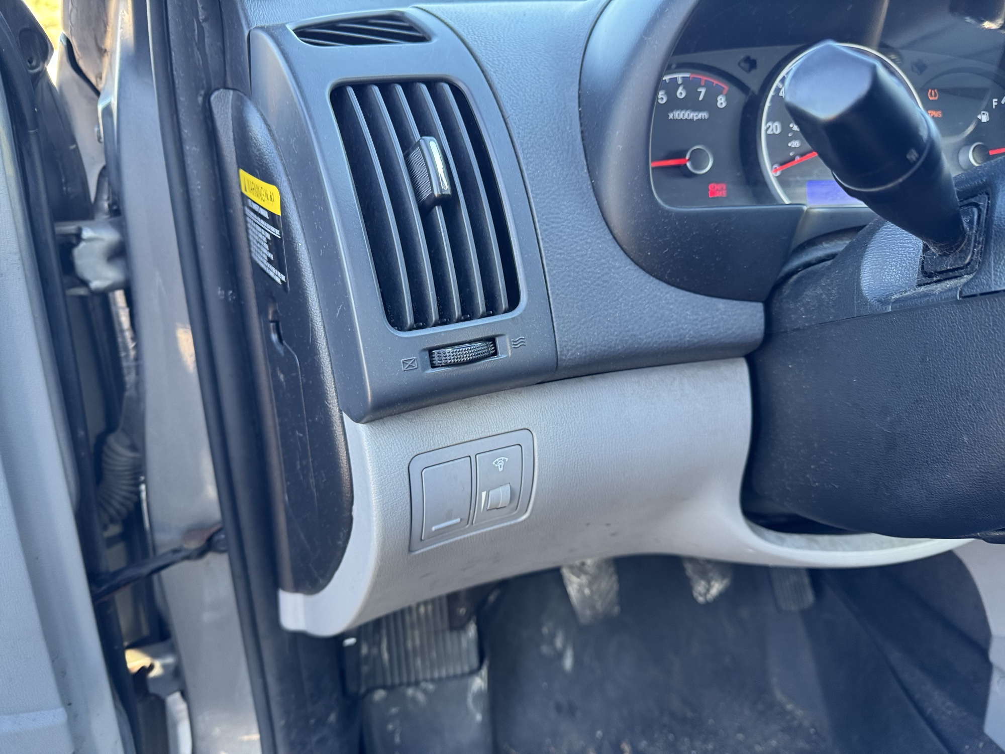2010 hyundai elantra se with 156272 miles for sale near Elk River, Minnesota 106924_37_left_of_steering_wheel.jpg