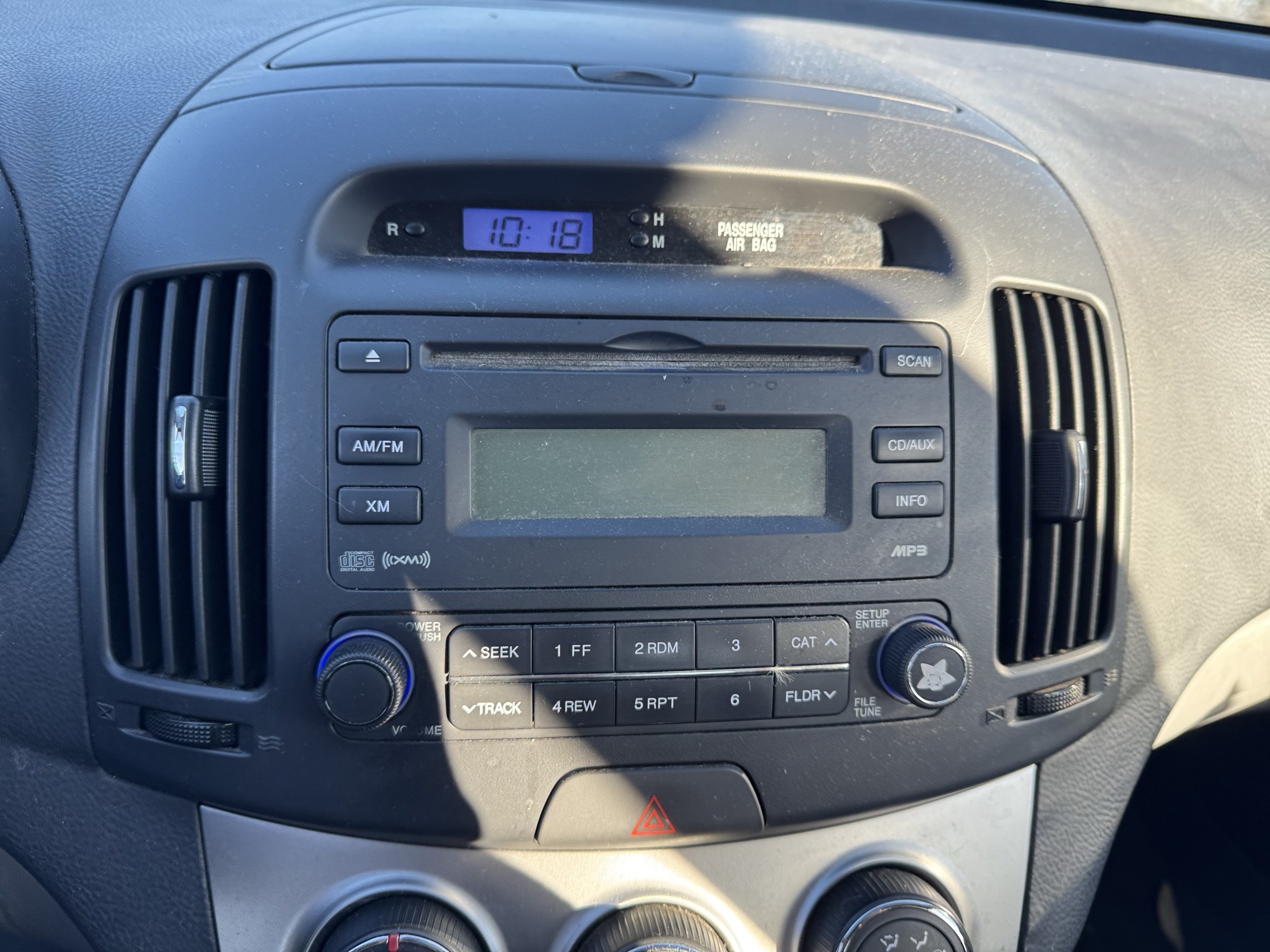 2010 hyundai elantra se with 156272 miles for sale near Elk River, Minnesota 106924_39_radio_closeup.jpg