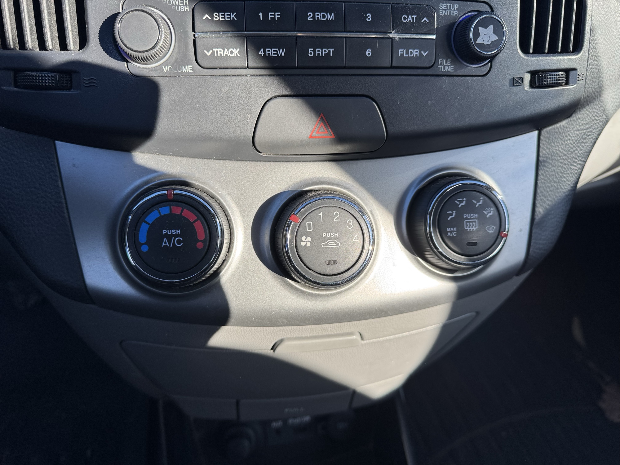 2010 hyundai elantra se with 156272 miles for sale near Elk River, Minnesota 106924_40_climate_control.jpg