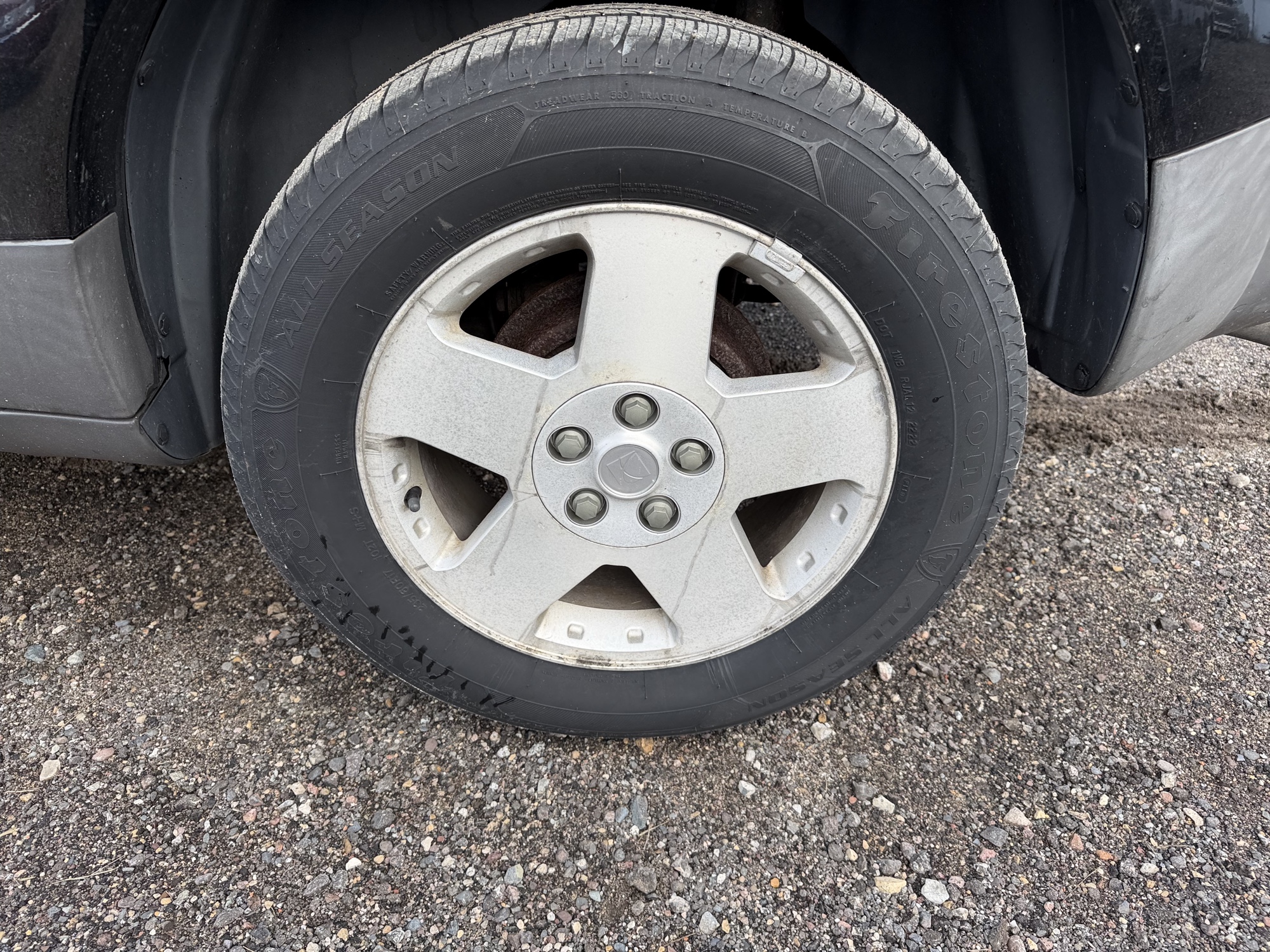 2004 saturn vue awd-v6 with 217755 miles for sale near Elk River, Minnesota 106927_13_rear_drv_wheel.jpg