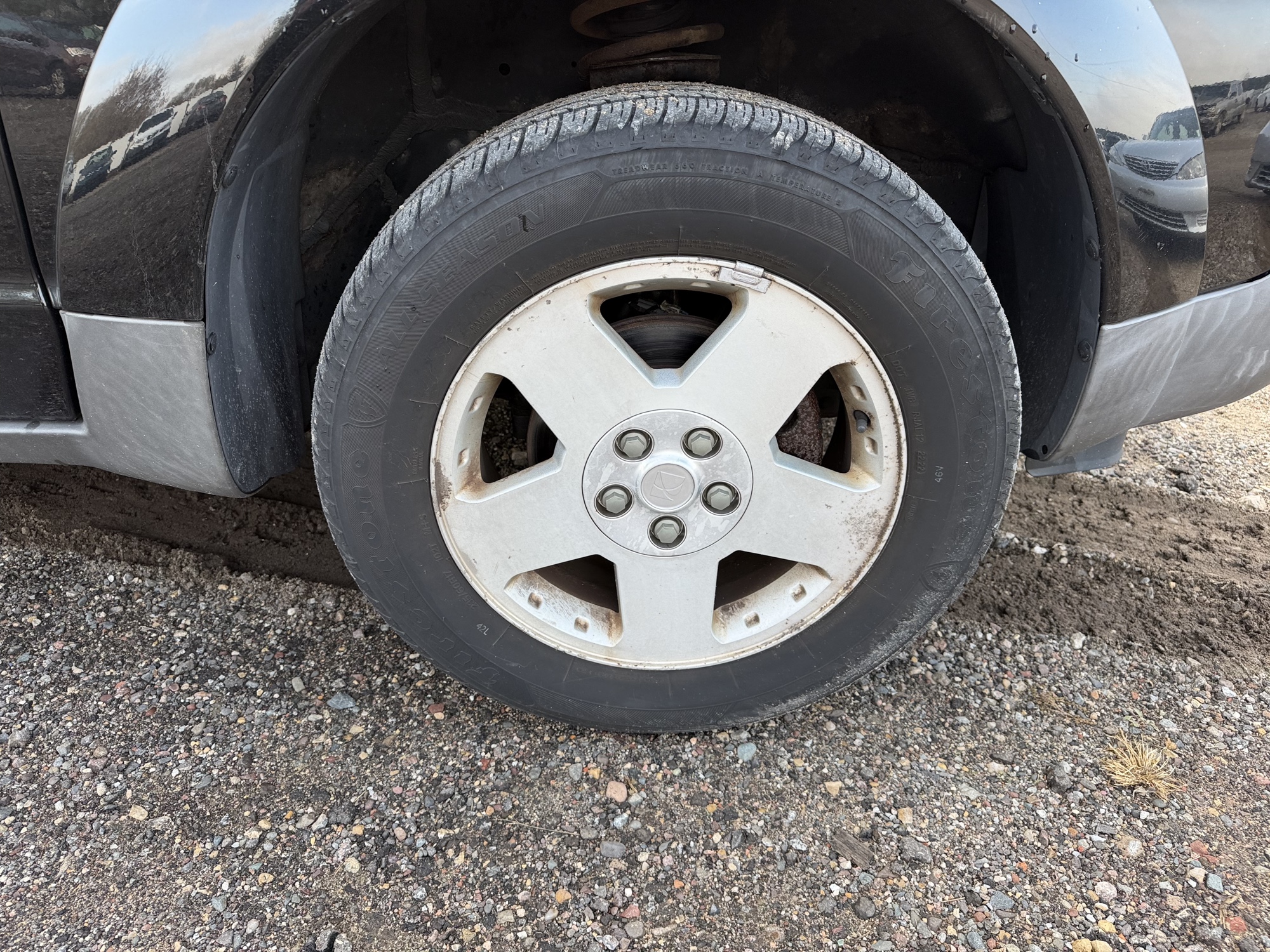 2004 saturn vue awd-v6 with 217755 miles for sale near Elk River, Minnesota 106927_15_front_pass_wheel.jpg