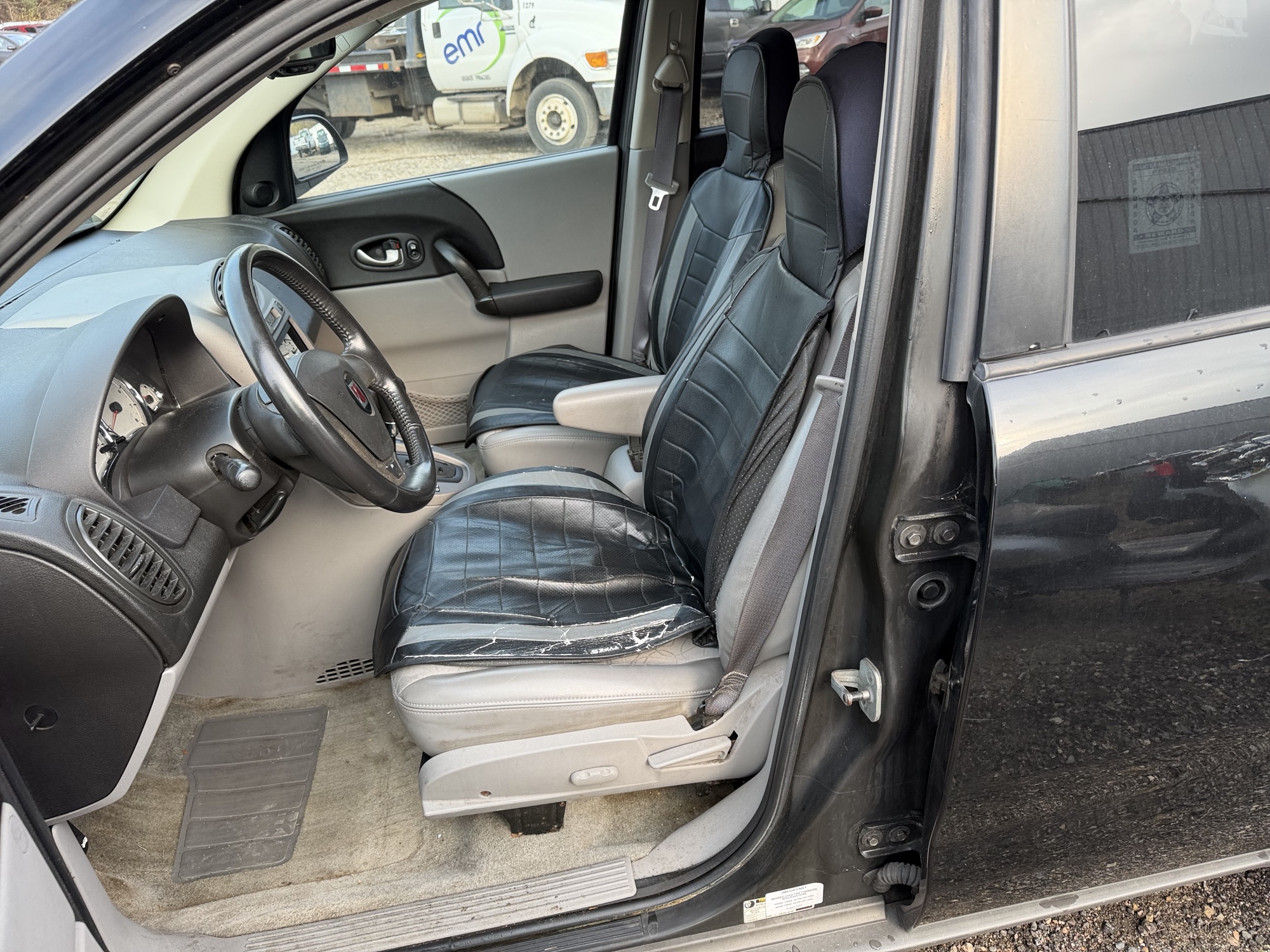 2004 saturn vue awd-v6 with 217755 miles for sale near Elk River, Minnesota 106927_22_driver_seat.jpg