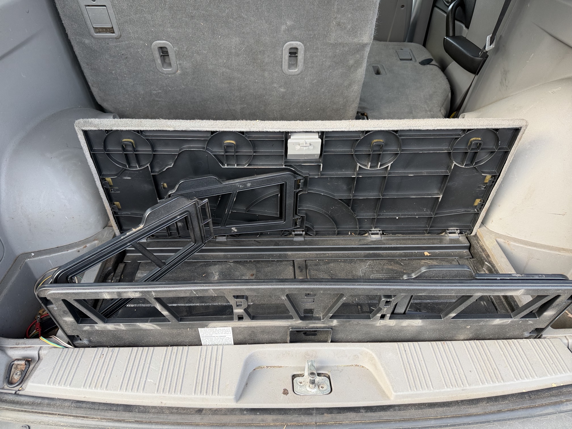 2004 saturn vue awd-v6 with 217755 miles for sale near Elk River, Minnesota 106927_27_spare_tire.jpg