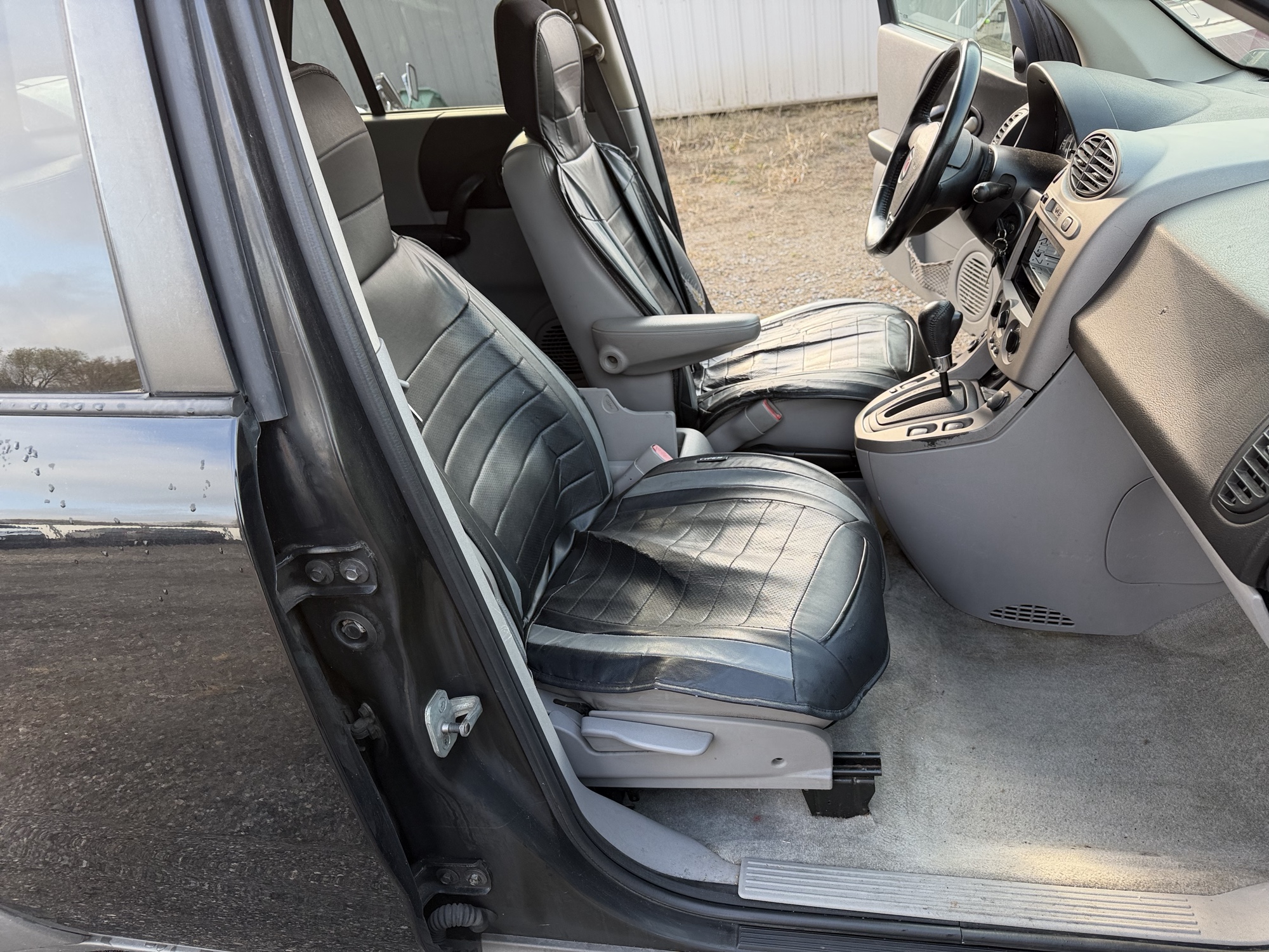 2004 saturn vue awd-v6 with 217755 miles for sale near Elk River, Minnesota 106927_31_passenger_seat.jpg