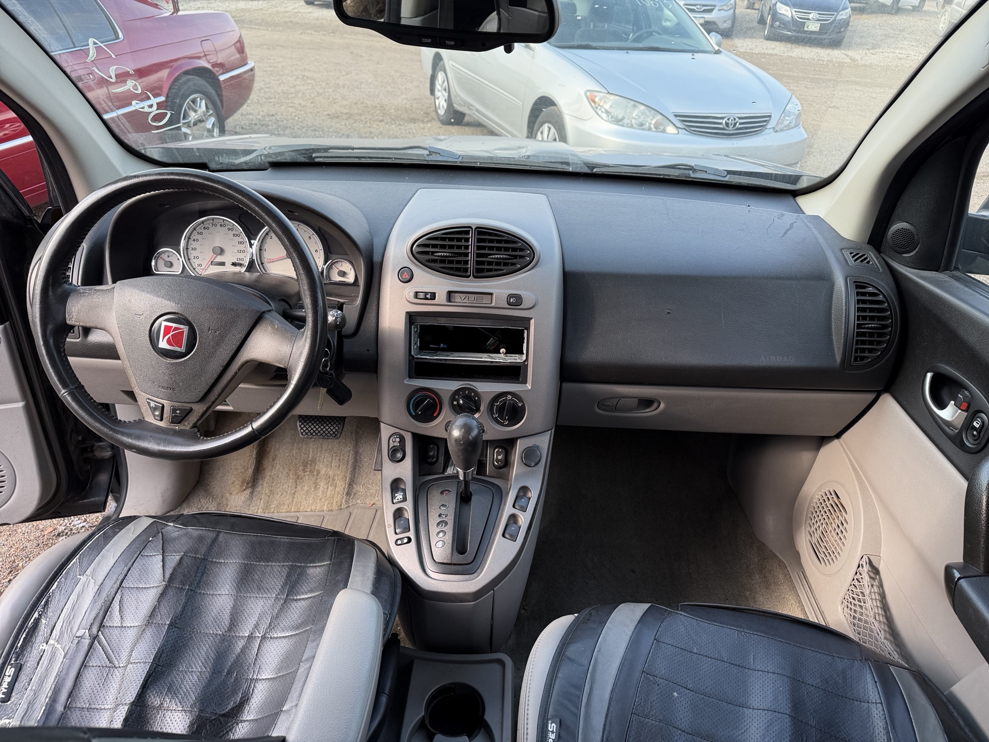 2004 saturn vue awd-v6 with 217755 miles for sale near Elk River, Minnesota 106927_34_whole_dash.jpg