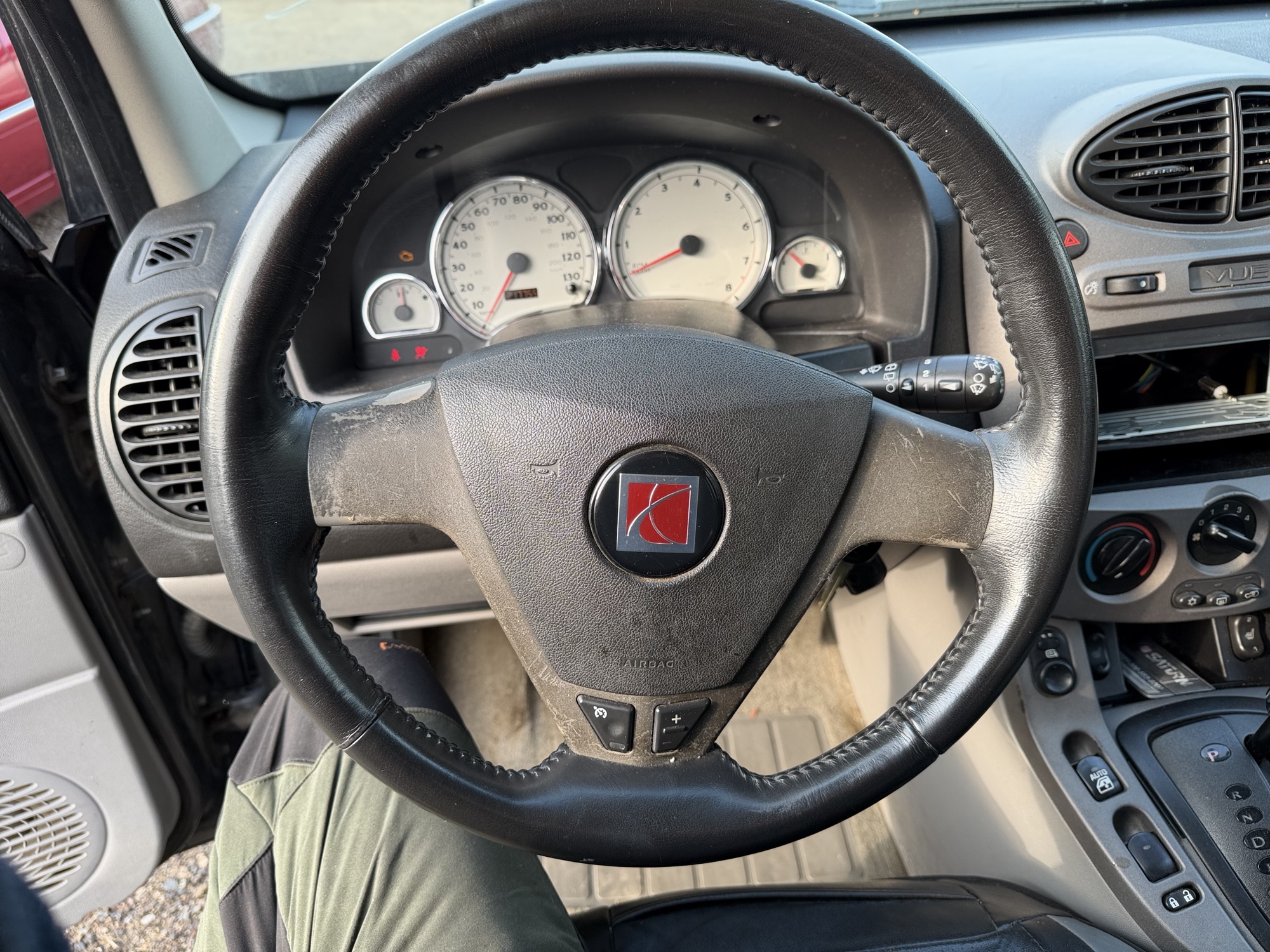 2004 saturn vue awd-v6 with 217755 miles for sale near Elk River, Minnesota 106927_36_steering_wheel.jpg