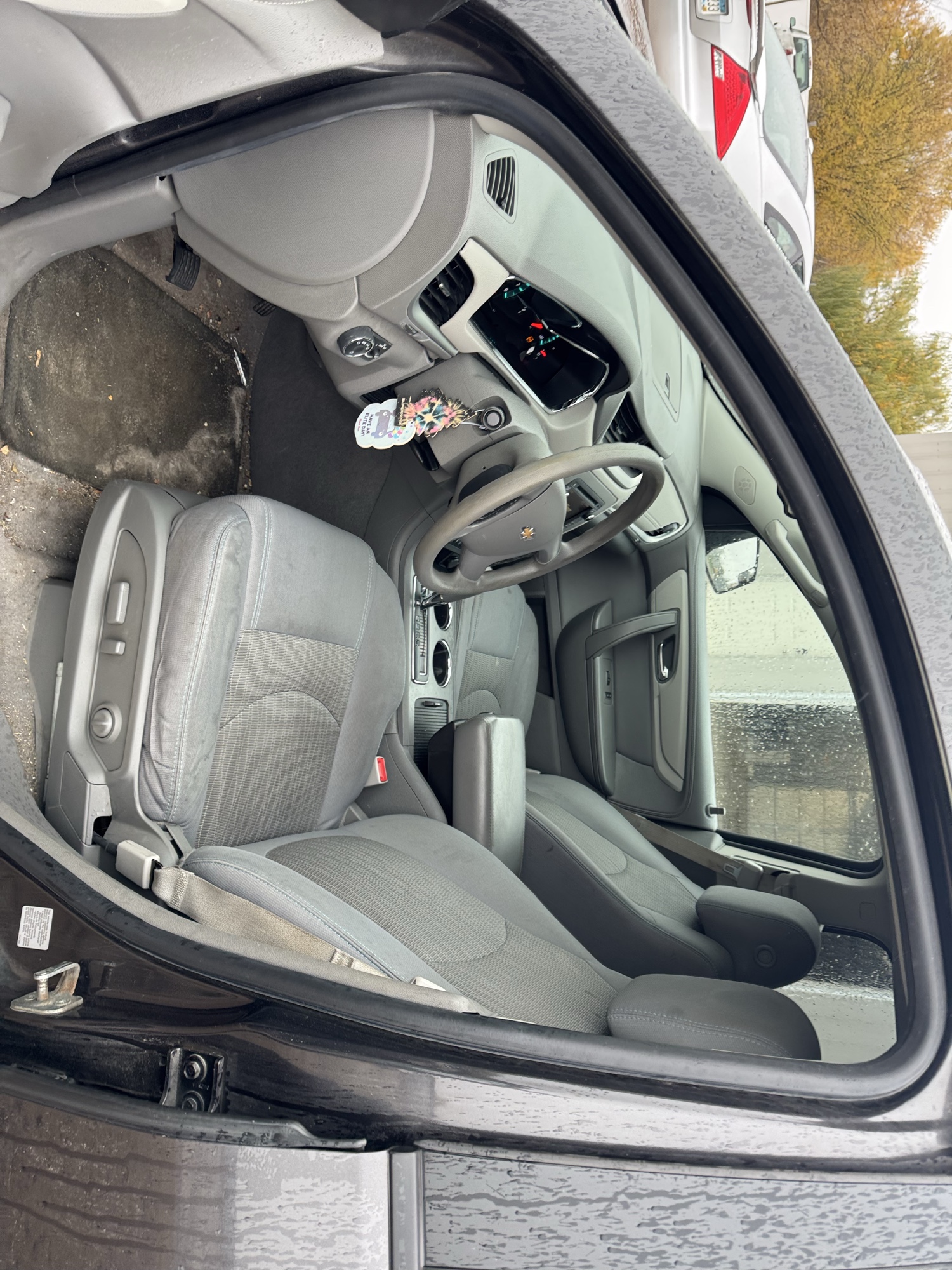 2014 chevrolet traverse ls-awd with 138627 miles for sale near Elk River, Minnesota 106928_22_driver_seat.jpg