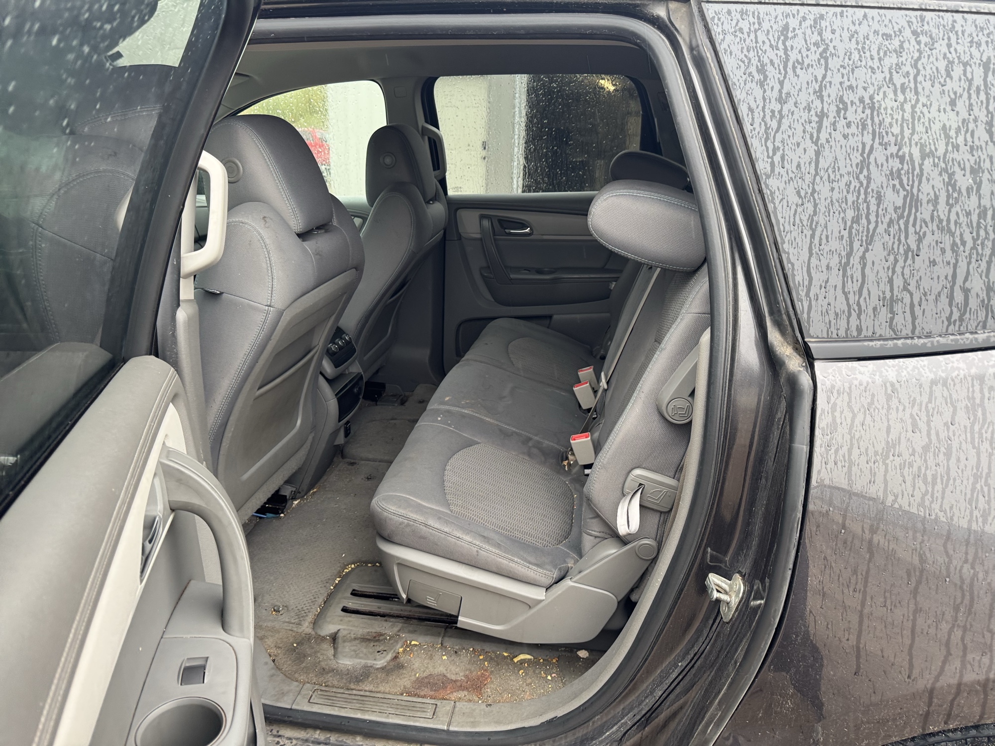 2014 chevrolet traverse ls-awd with 138627 miles for sale near Elk River, Minnesota 106928_24_drv_rear_seat.jpg