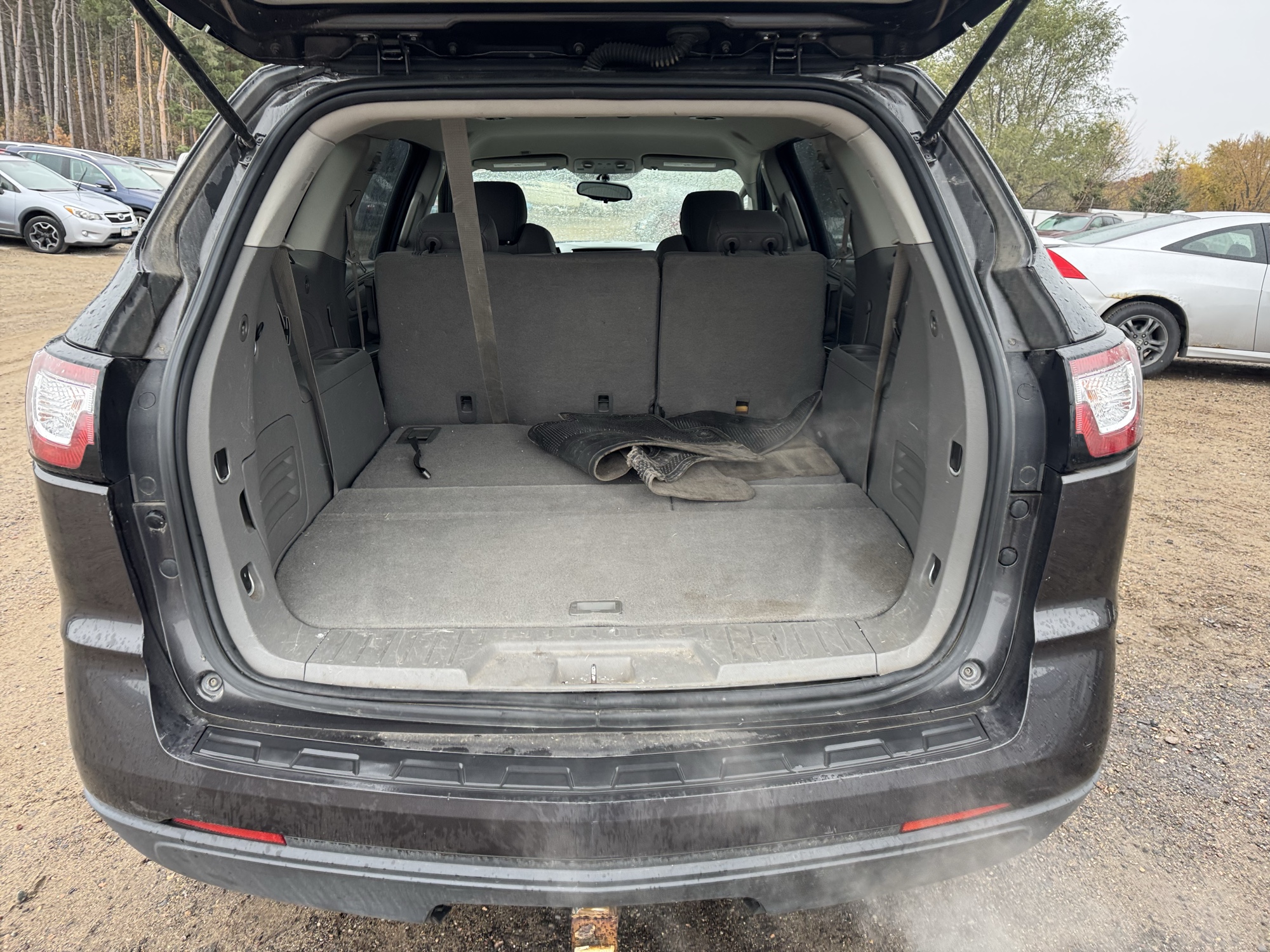 2014 chevrolet traverse ls-awd with 138627 miles for sale near Elk River, Minnesota 106928_26_trunk.jpg