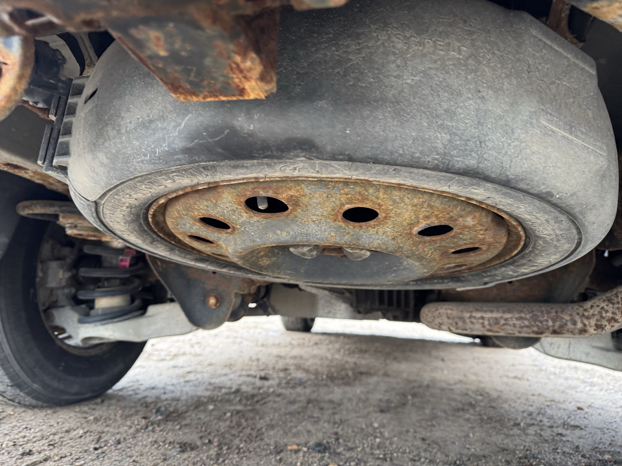 2014 chevrolet traverse ls-awd with 138627 miles for sale near Elk River, Minnesota 106928_27_spare_tire.jpg