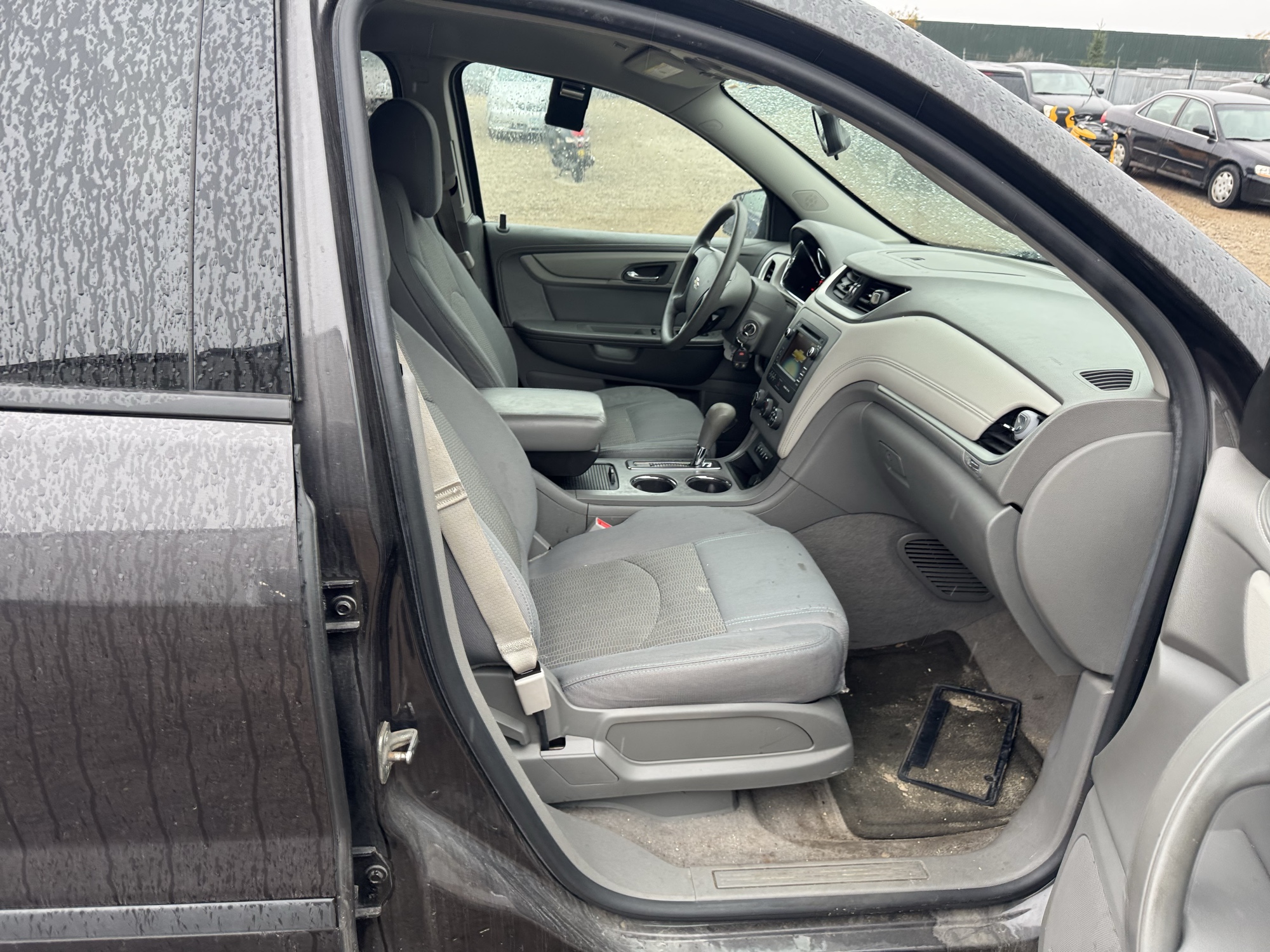 2014 chevrolet traverse ls-awd with 138627 miles for sale near Elk River, Minnesota 106928_31_passenger_seat.jpg