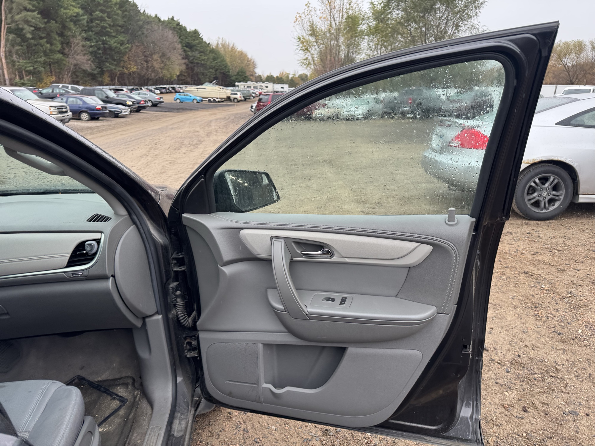2014 chevrolet traverse ls-awd with 138627 miles for sale near Elk River, Minnesota 106928_32_passenger_door_panel.jpg