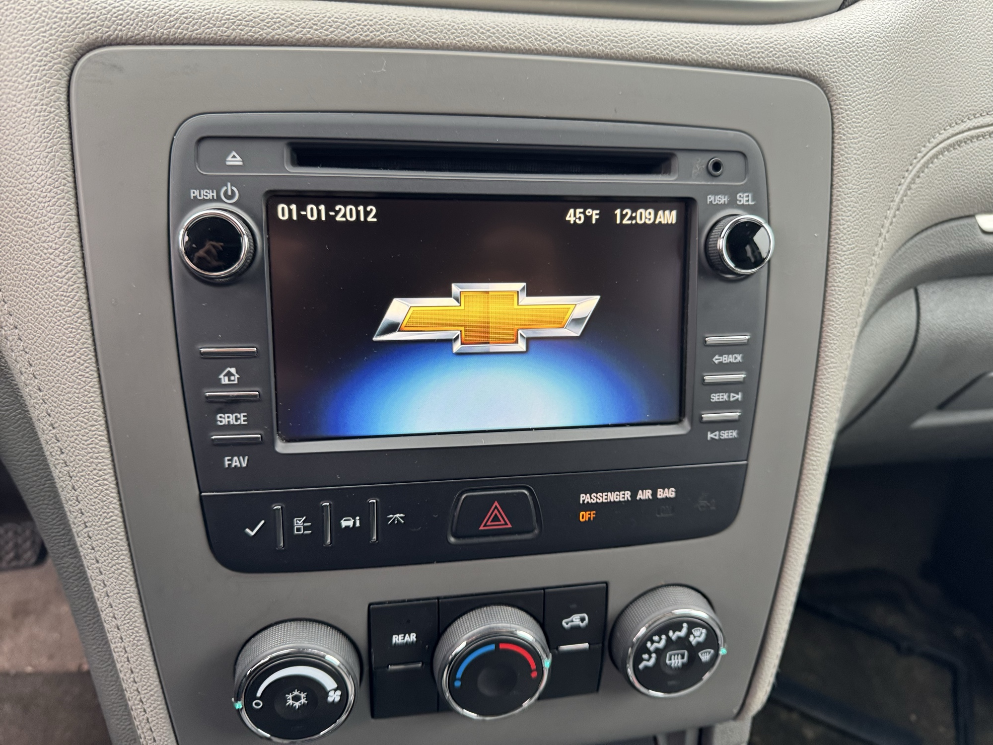 2014 chevrolet traverse ls-awd with 138627 miles for sale near Elk River, Minnesota 106928_39_radio_closeup.jpg